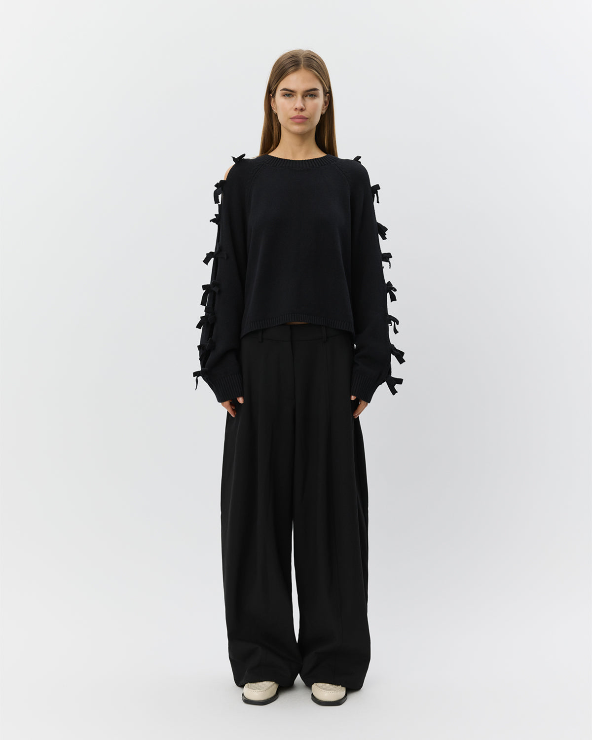 sofie-schnoor-permelisw-bow-knit-sweater-schwarz-cashmere image 2