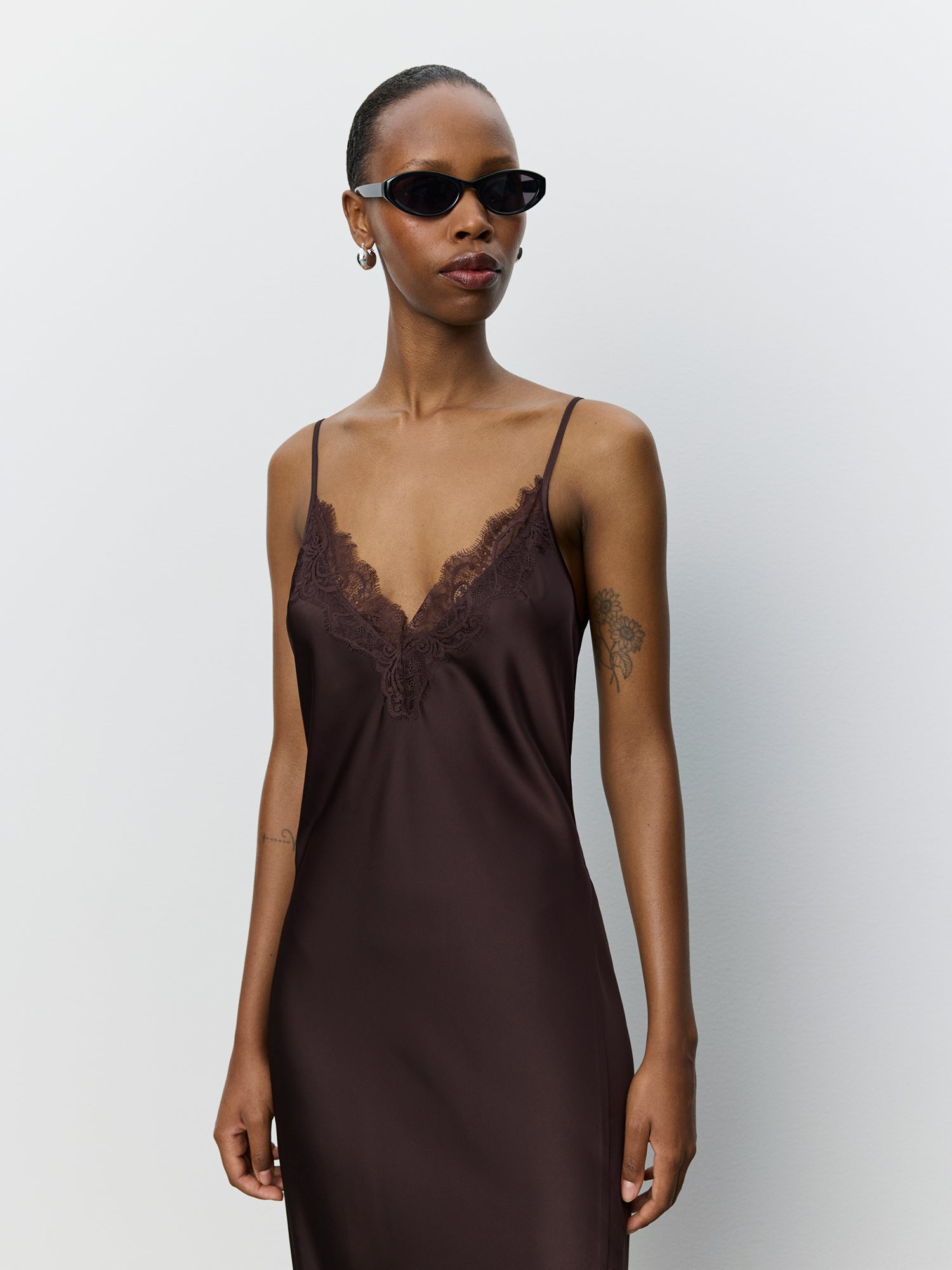 sofie-schnoor-women-lounellesw-satin-spitzenkleid-dark-plum image 5