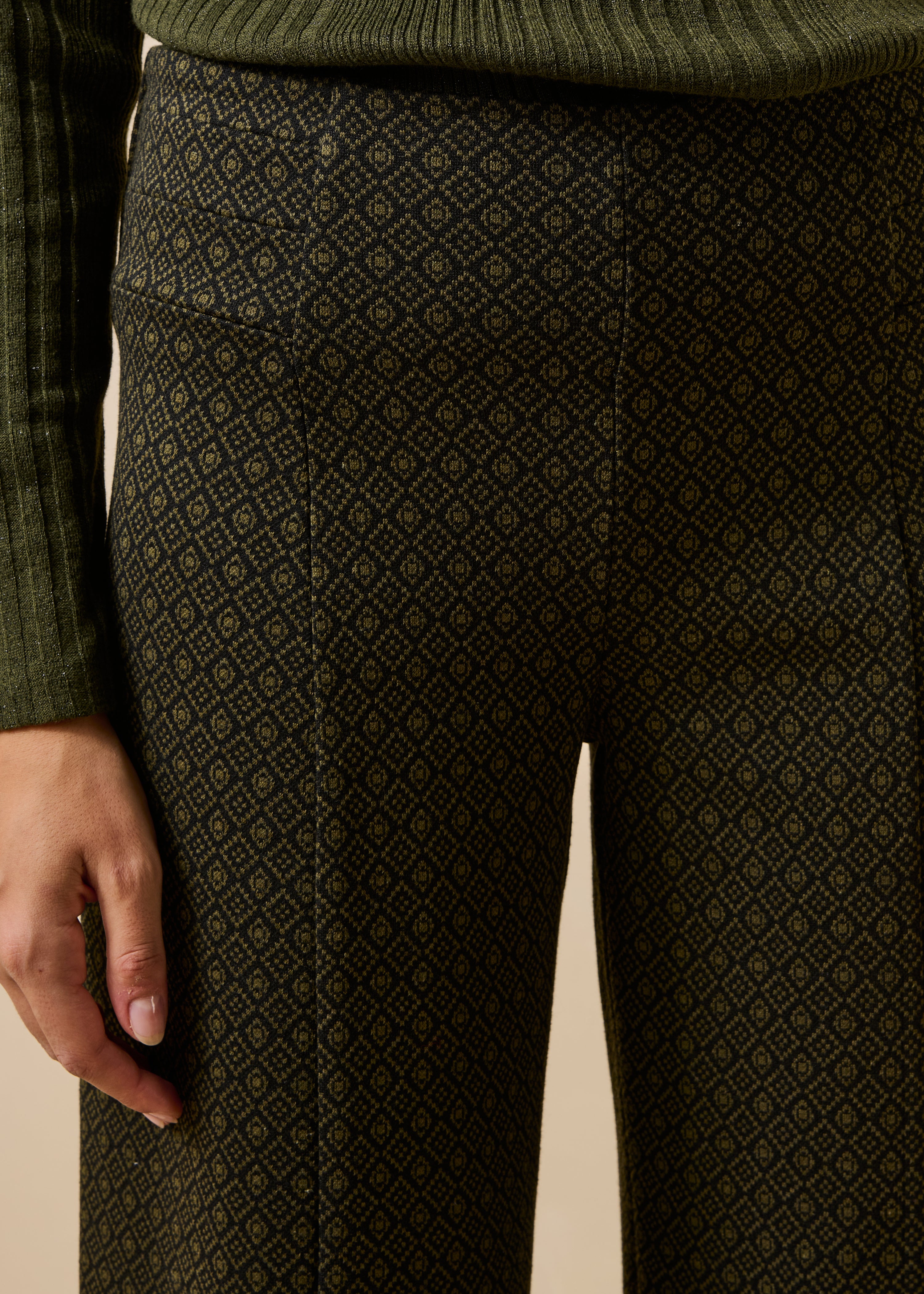 la-f-e-marabout-e-emiora-hose-kaki-cropped-weit image 5