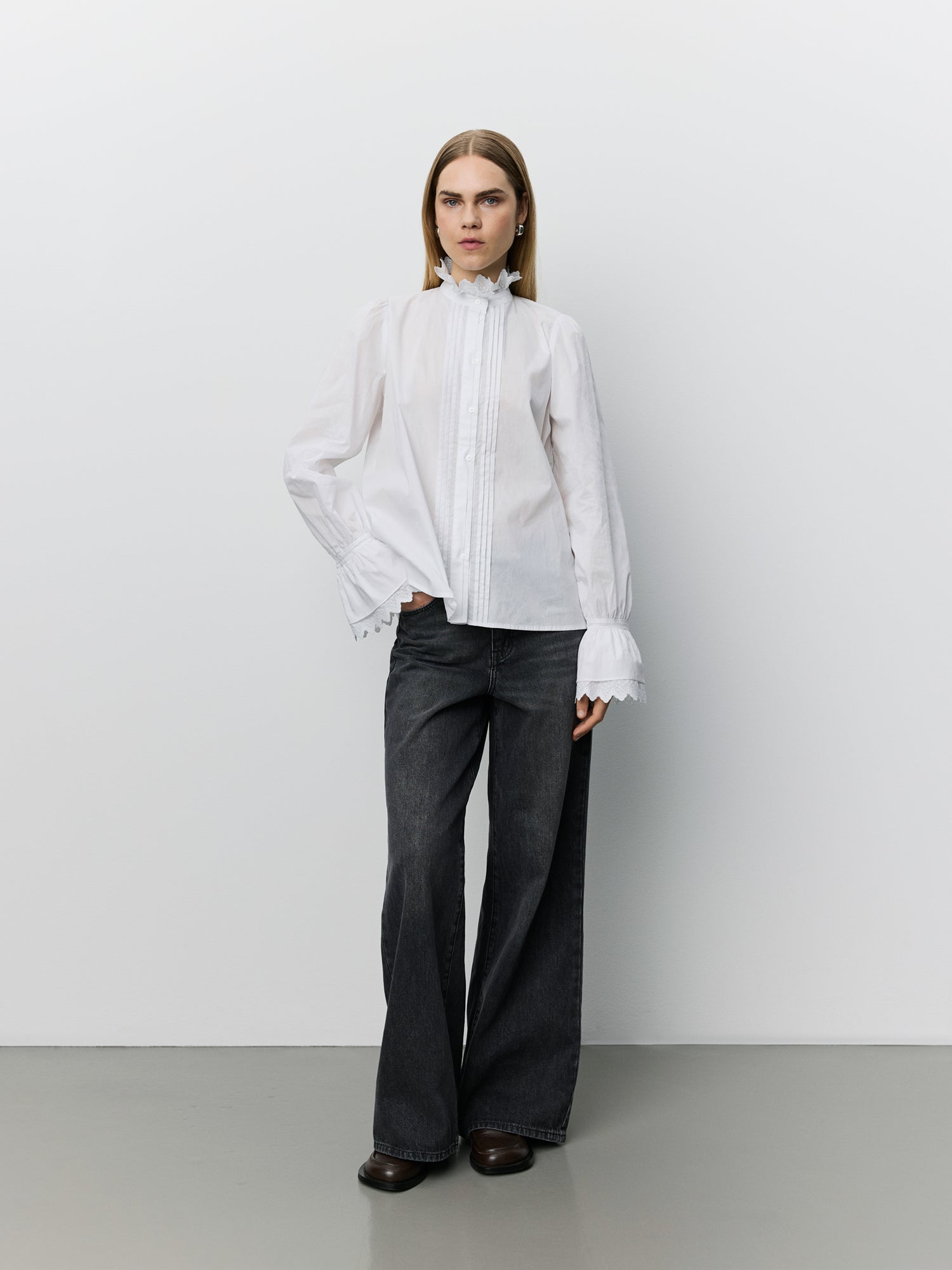 sofie-schnoor-women-serenasw-s263140-bluse-wei-stickerei image 2