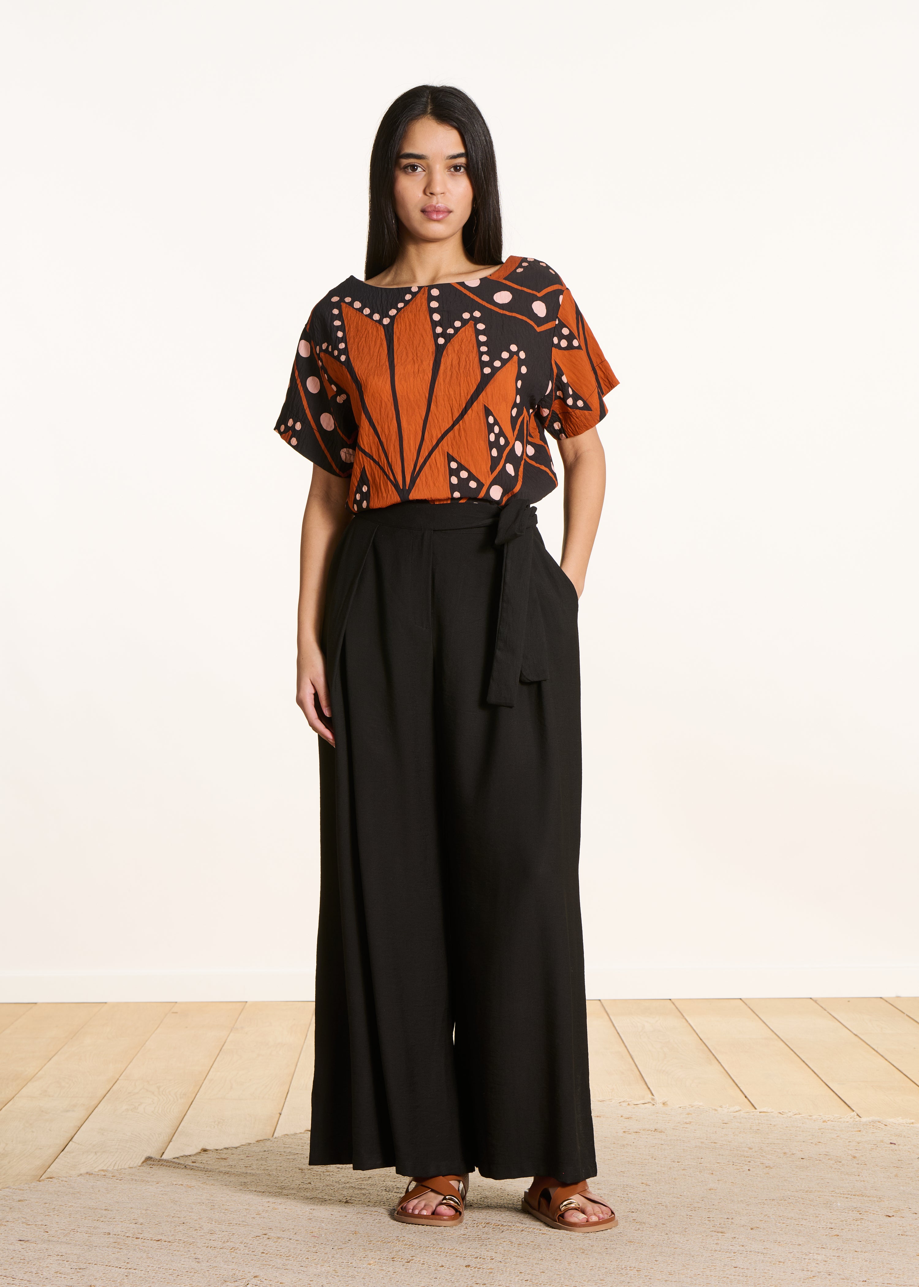 la-f-e-marabout-e-ficelle-top-schwarz-crop-print image 2