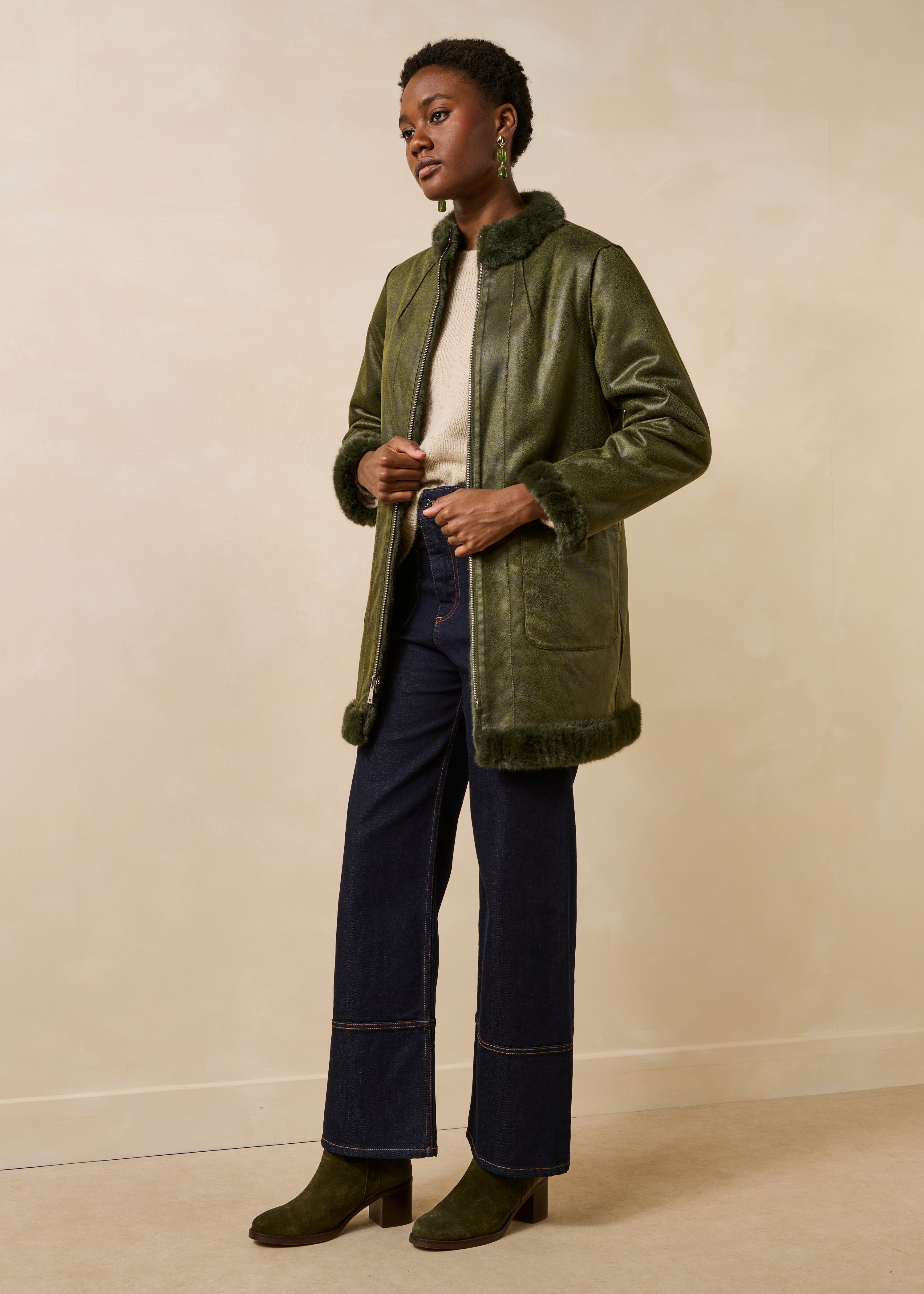 la-f-e-marabout-e-gevori-mantel-khaki-wendekunstfell image 2