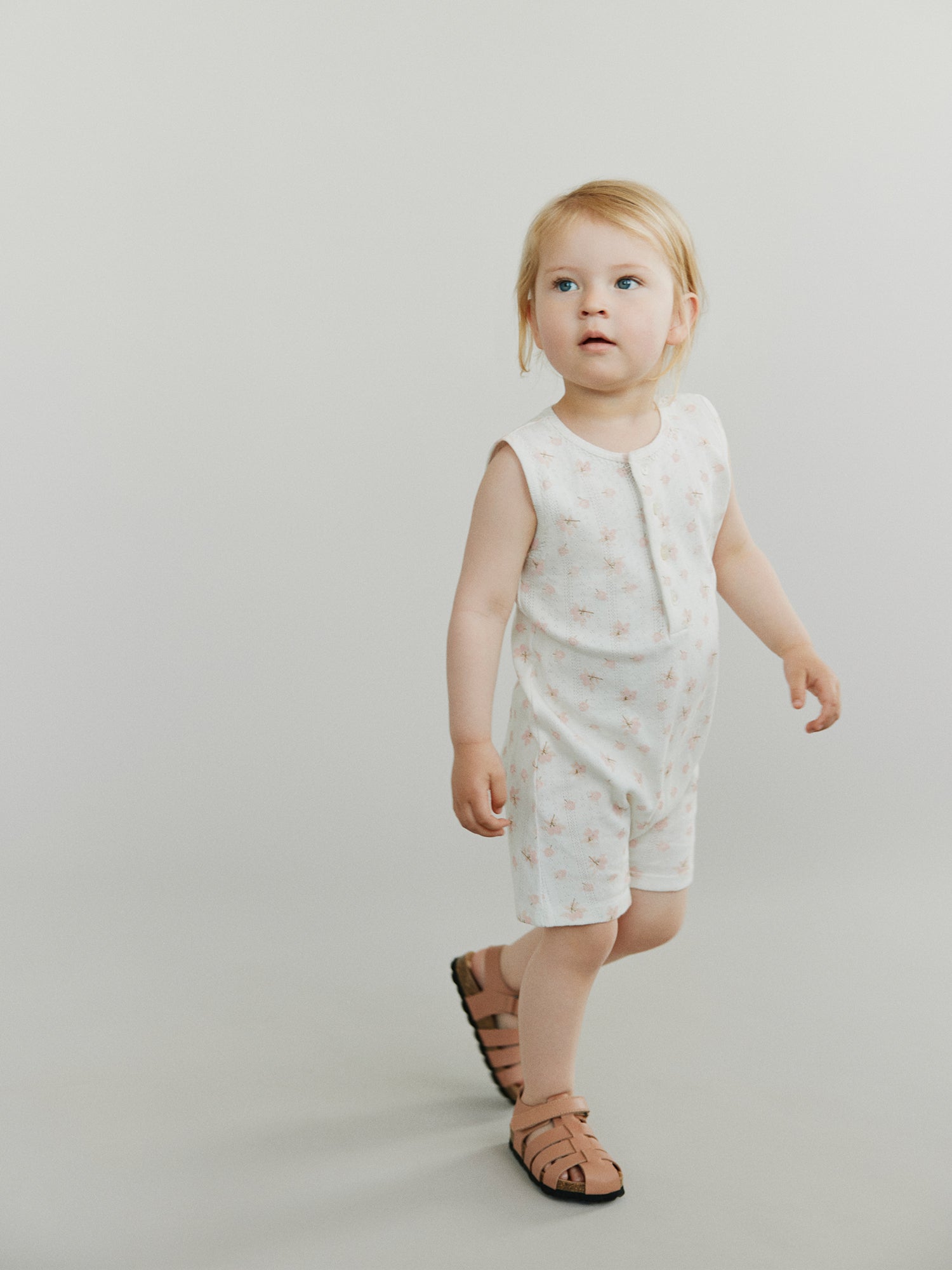 sofie-schnoor-kids-tinekb-jumpsuit-off-white-rosa-baumwolle image 2