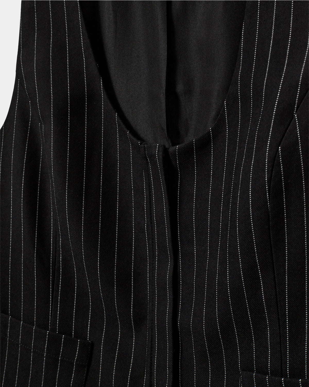 sofie-schnoor-women-yokosw-weste-white-black-striped-nadelstreifen image 7