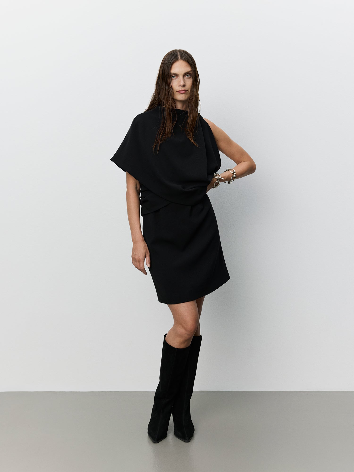 sofie-schnoor-women-icon-019-martha-cape-minikleid-schwarz image 2