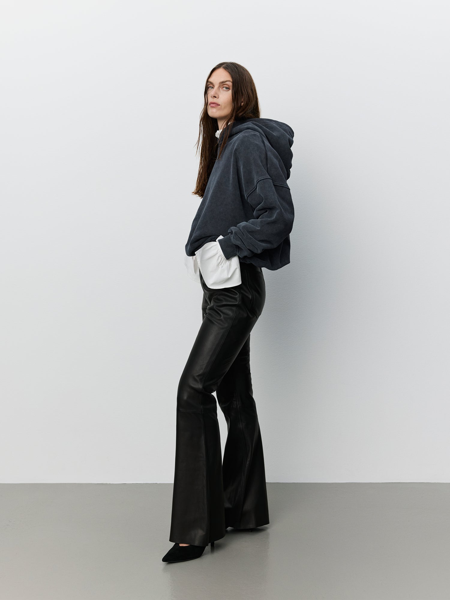 sofie-schnoor-icon-025-ransosw-hoodie-washed-black image 3
