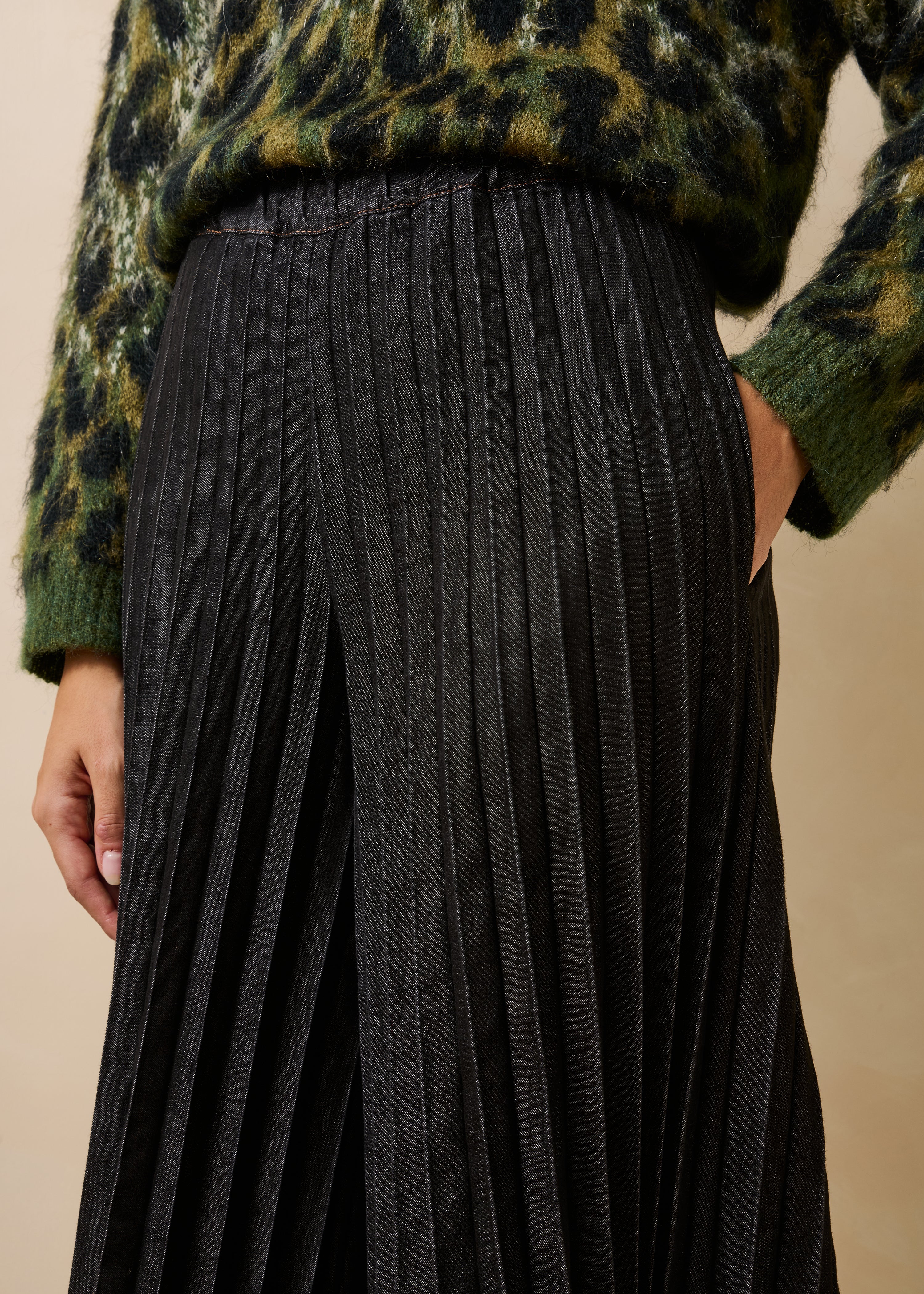 la-f-e-marabout-e-damaso-hose-denim-schwarz-weites-bein image 5