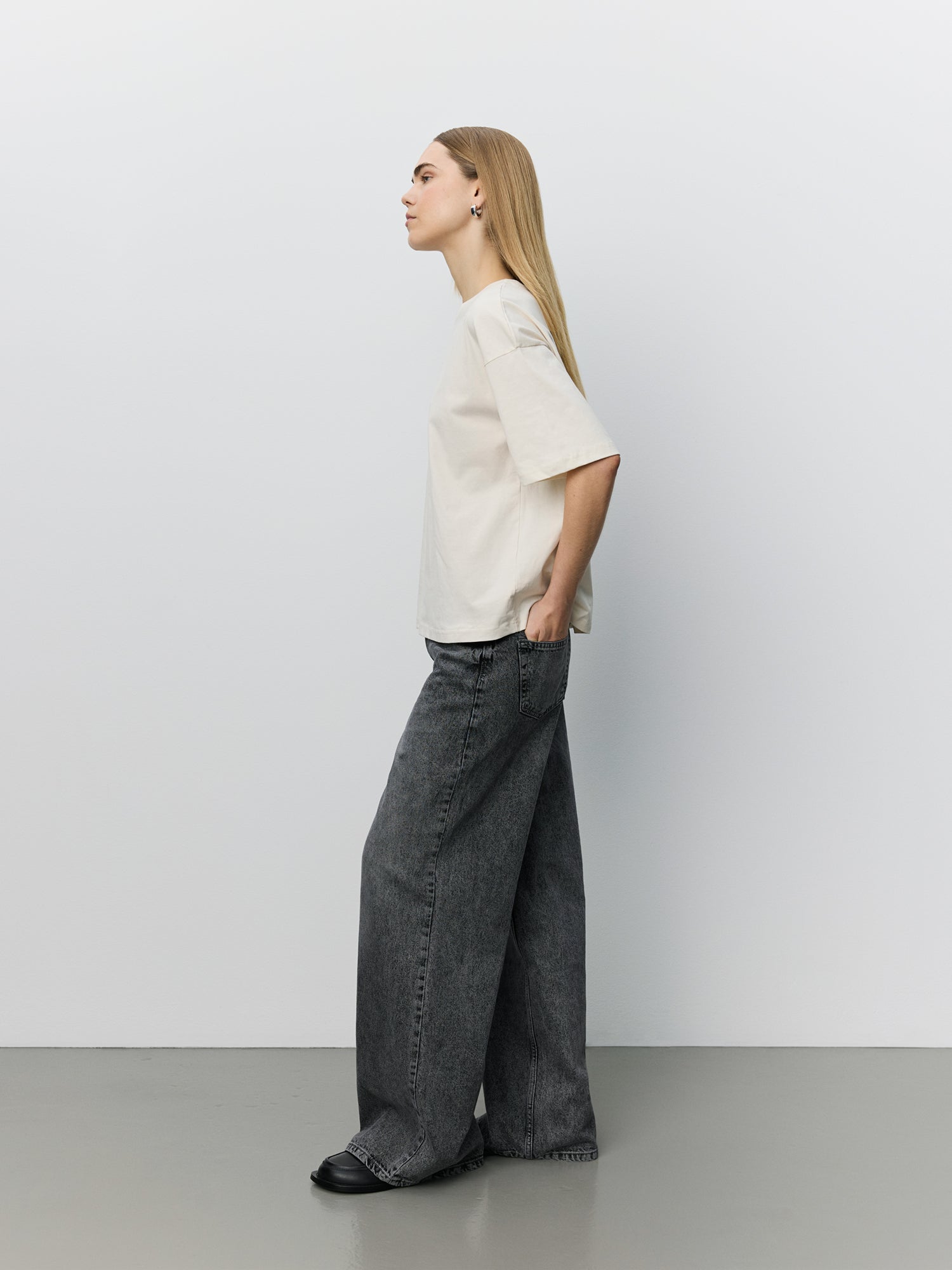 sofie-schnoor-women-verinasw-moomin-t-shirt-off-white image 3