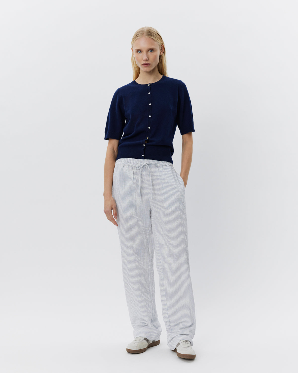 sofie-schnoor-sunasw-cardigan-snos544-wolle-navy image 2