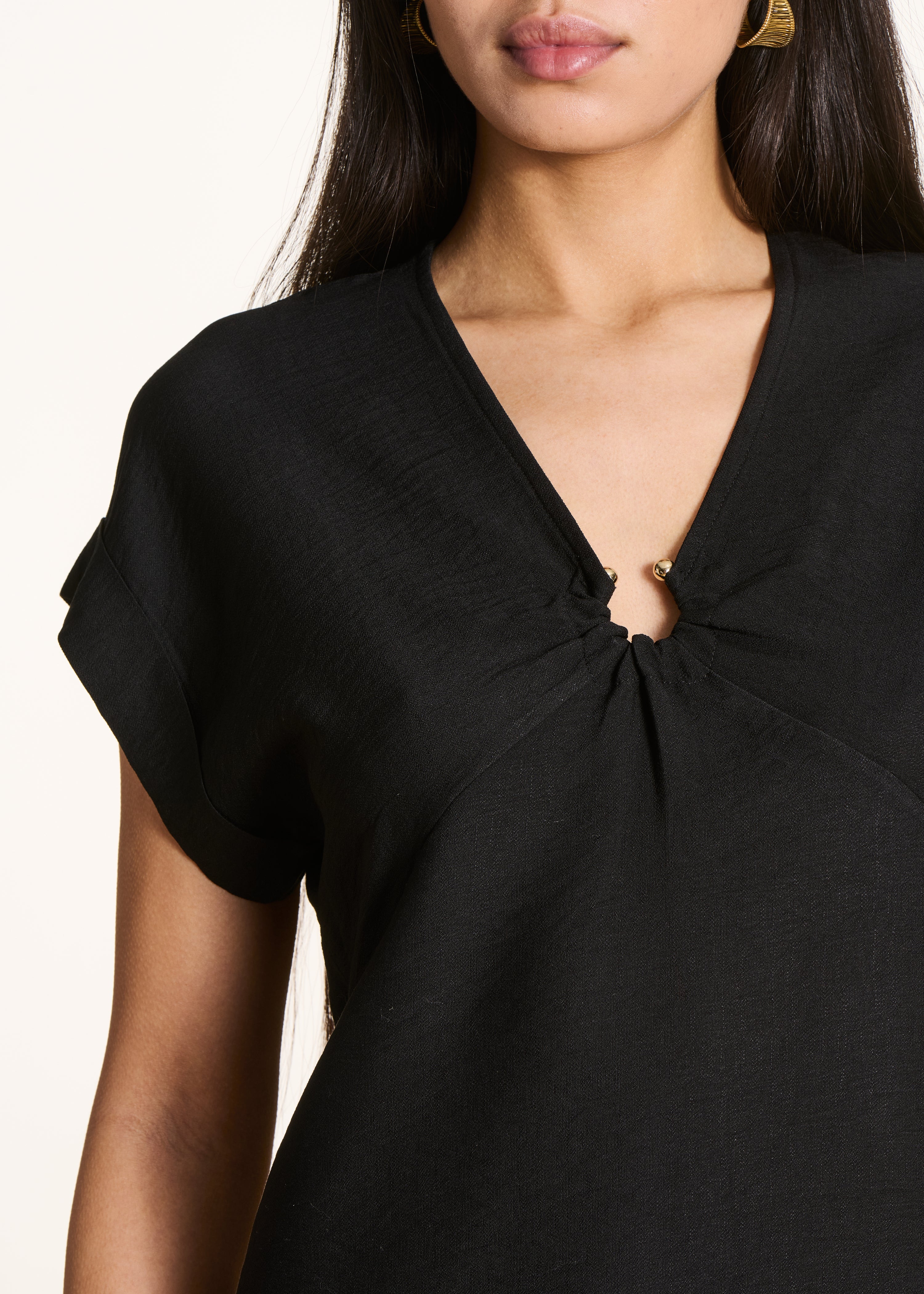 la-f-e-marabout-e-fine-kleid-schwarz-kurz-v-ausschnitt image 4