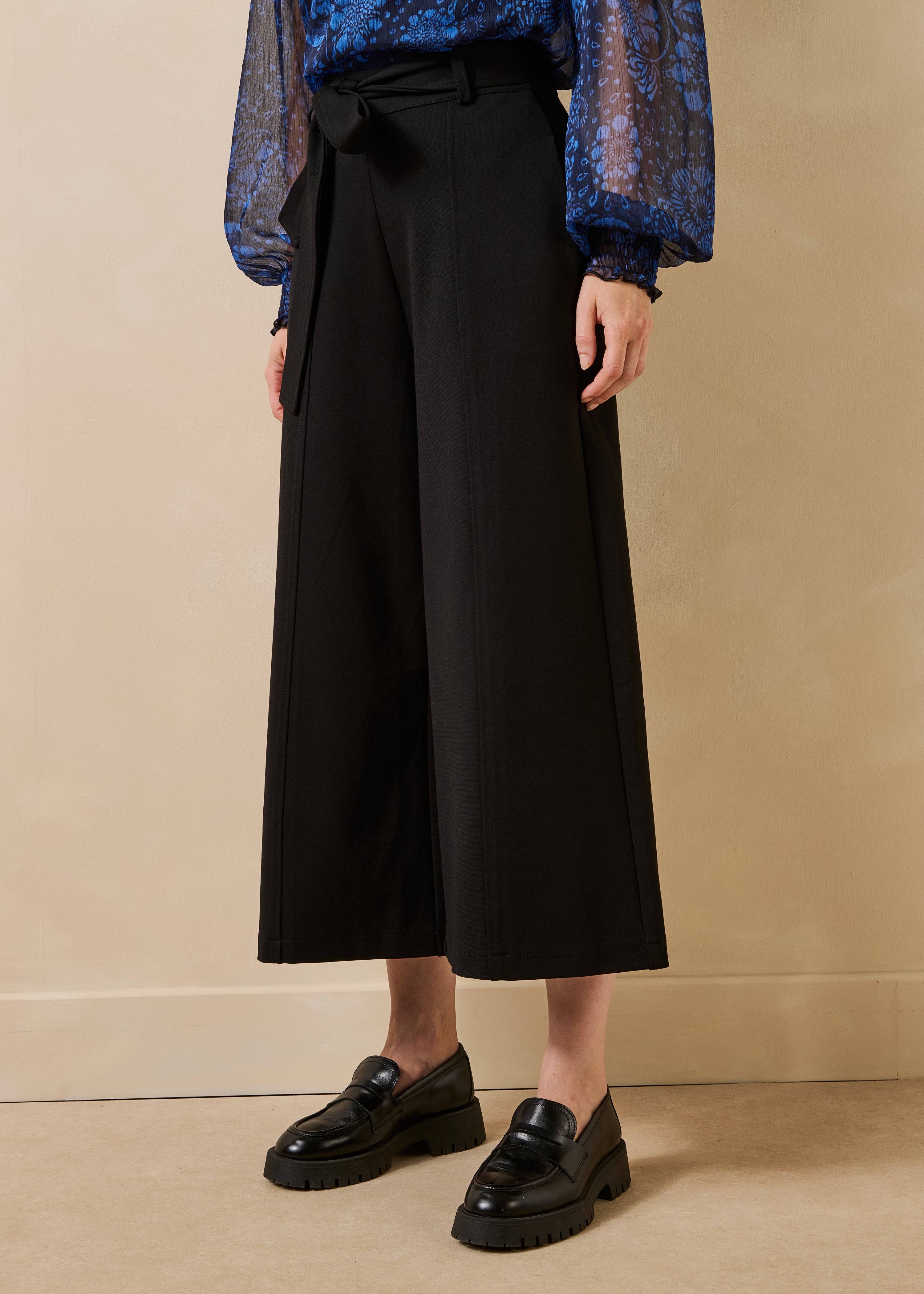 la-f-e-marabout-e-gafari-hose-schwarz-culotte-7-8 image 2