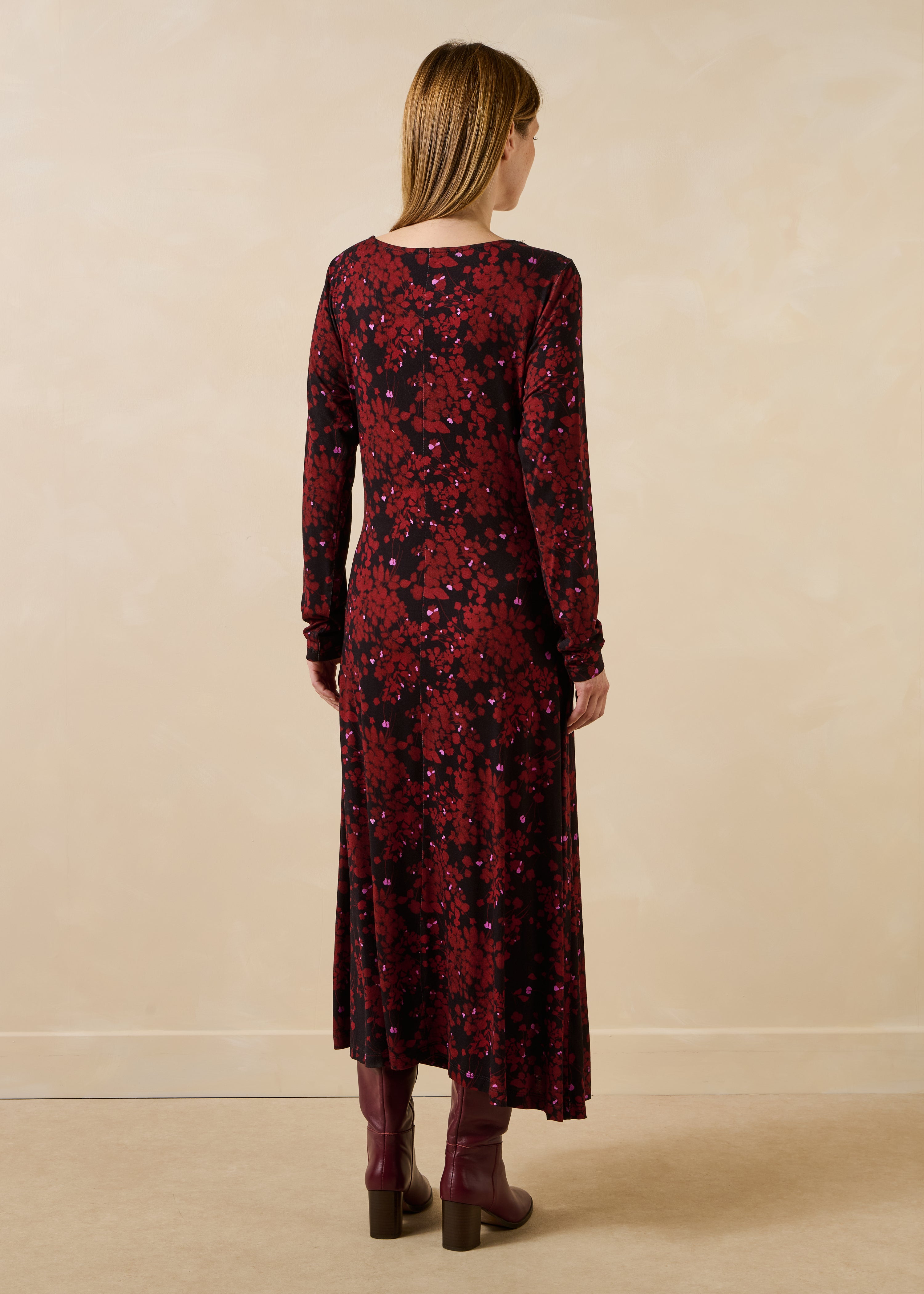 la-f-e-marabout-e-gacila-kleid-bordeaux-floral-midi image 2