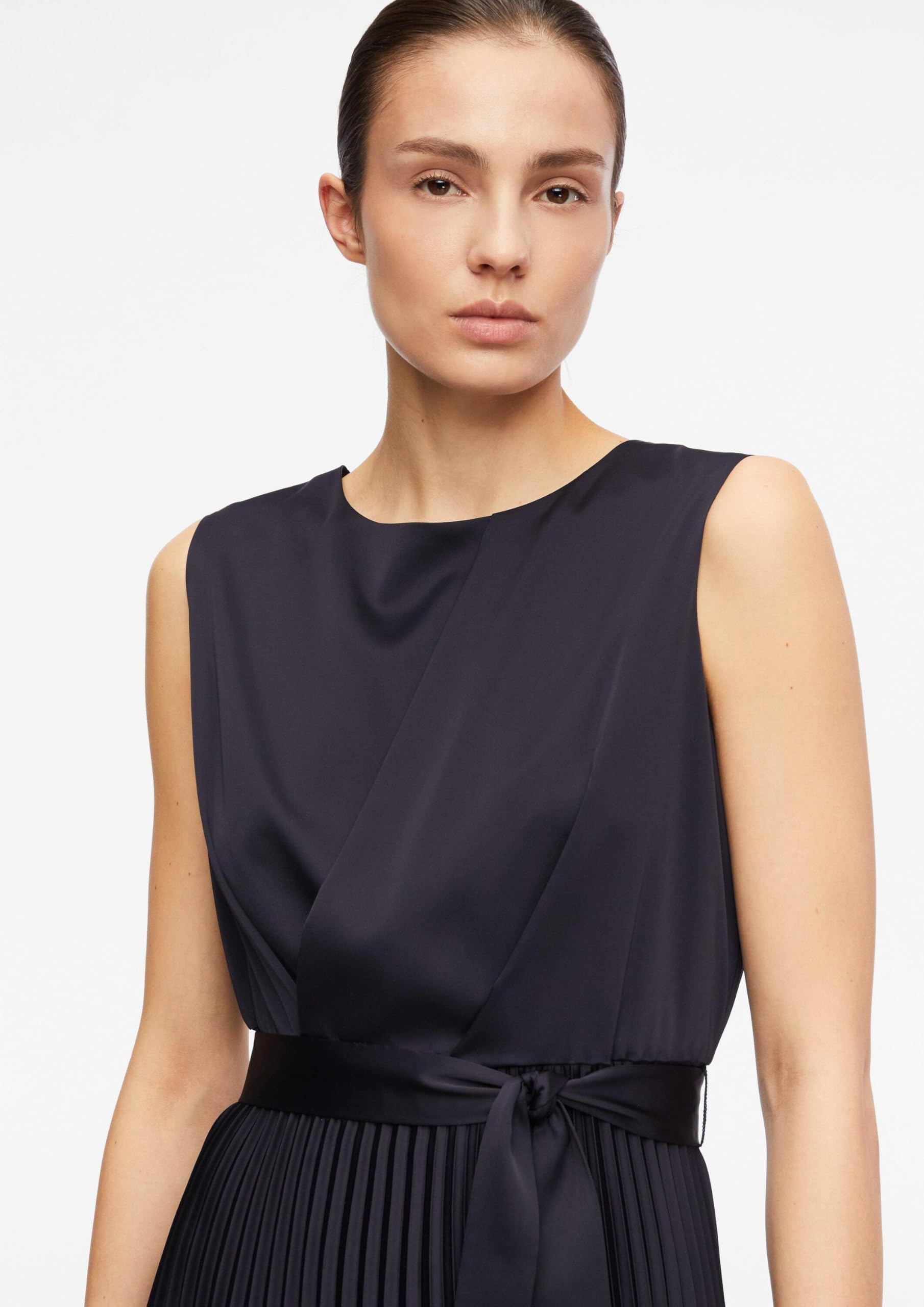 comma-satin-plissee-midi-kleid-bindeg-rtel-gr-42 image 4