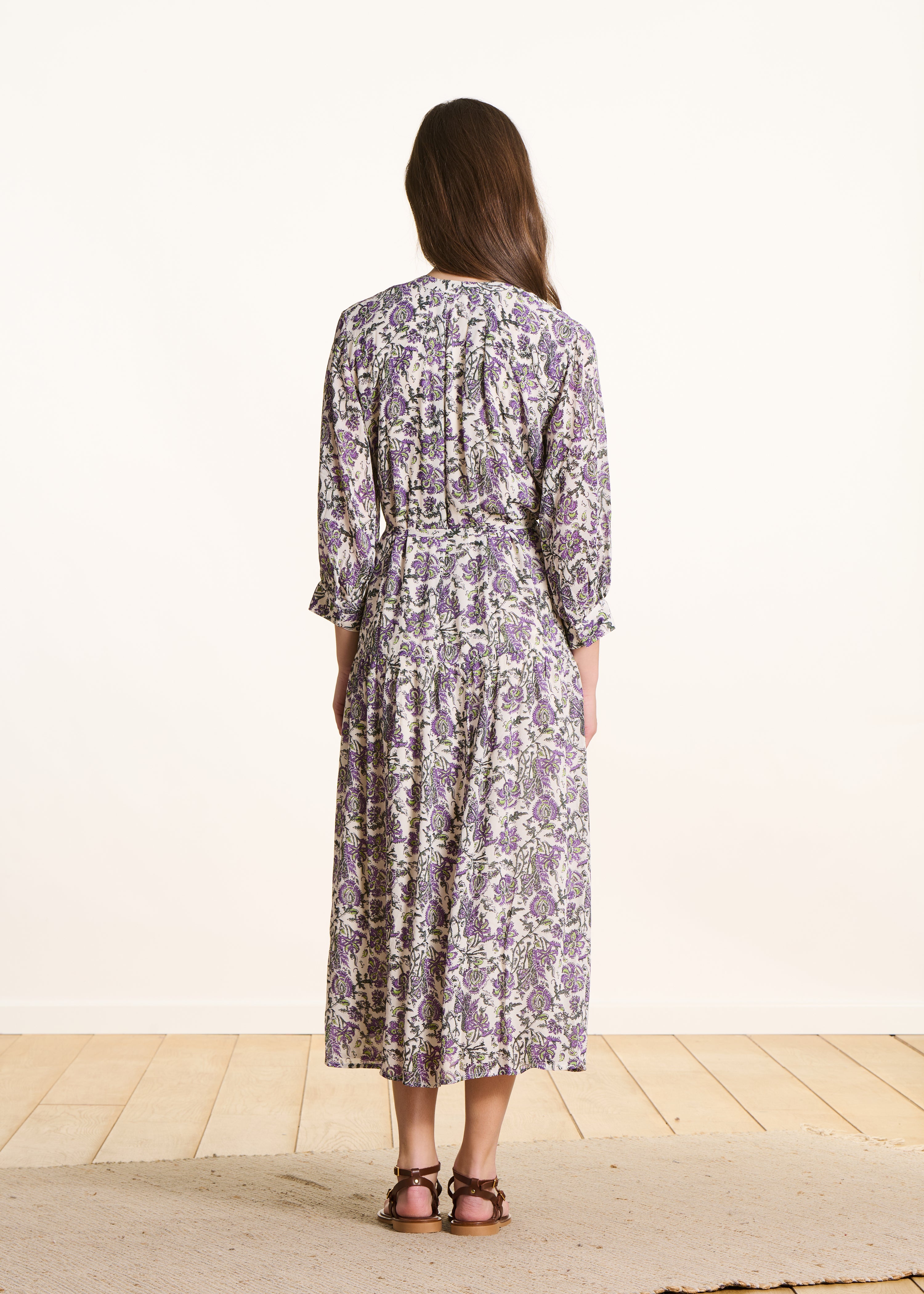 la-f-e-marabout-e-maxikleid-oversize-violett-floral-mit-g-rtel image 3