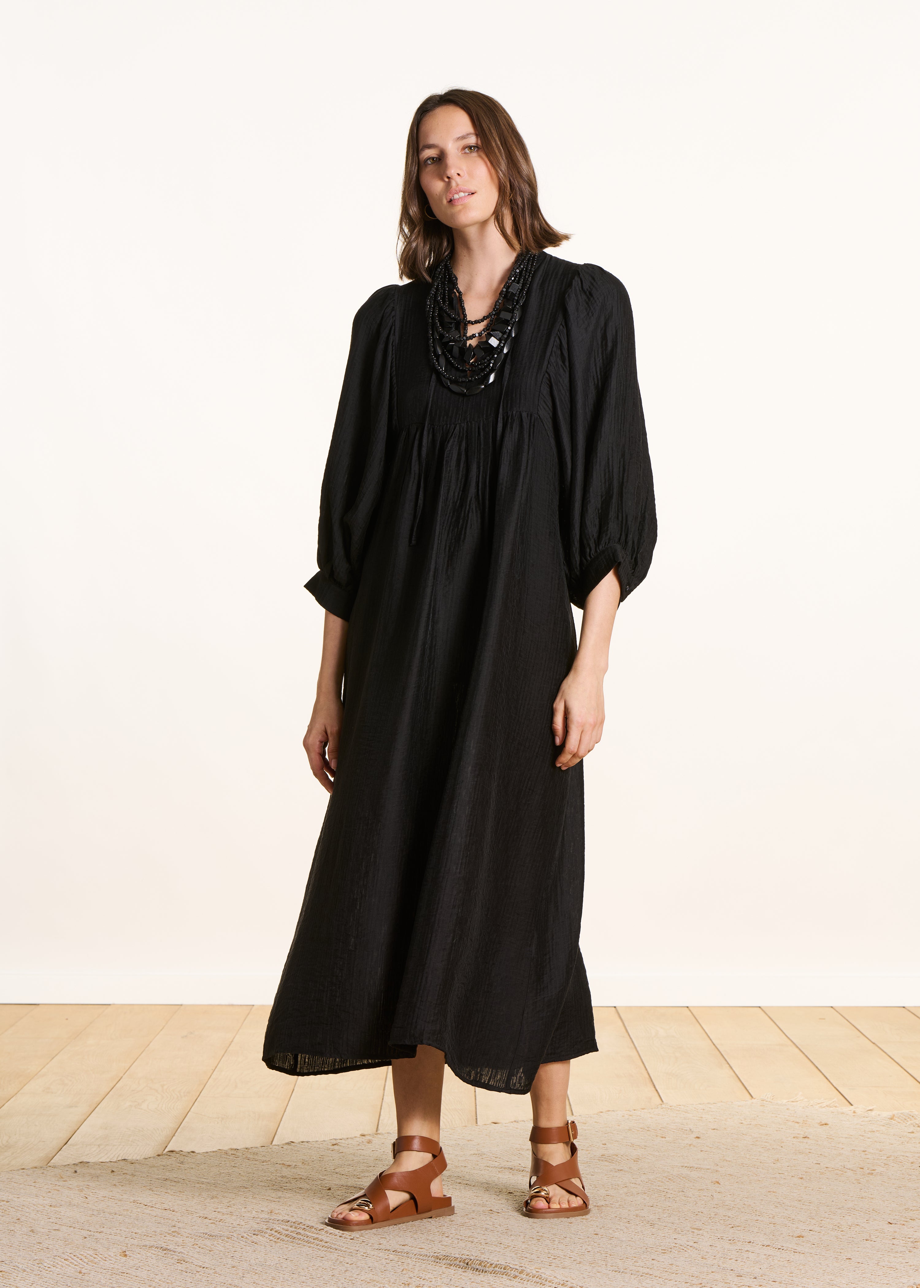 la-f-e-marabout-e-demba-kleid-schwarz-langarm-maxikleid image 1