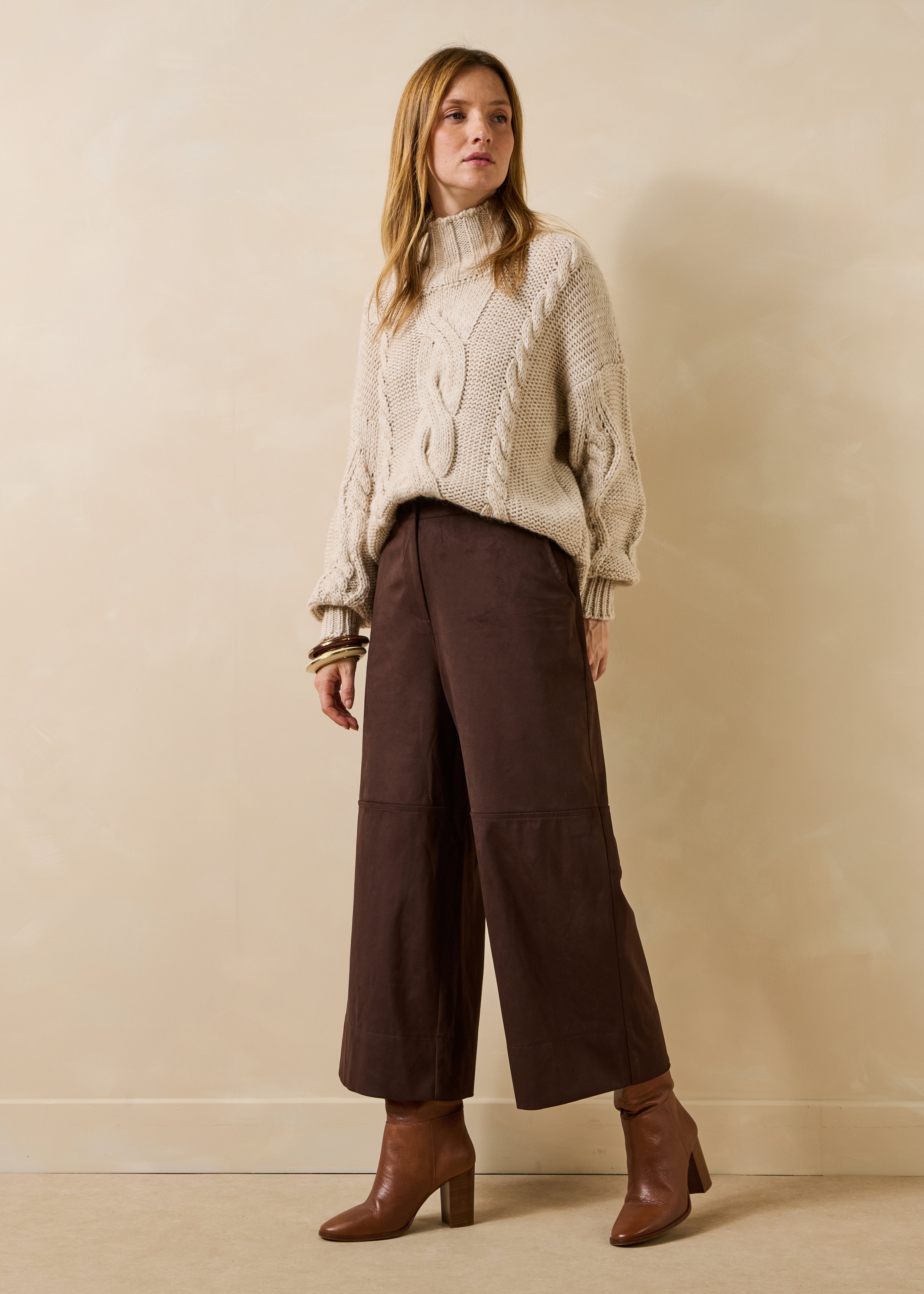 la-f-e-marabout-e-fruta-hose-braun-suedine-cropped-weit image 1
