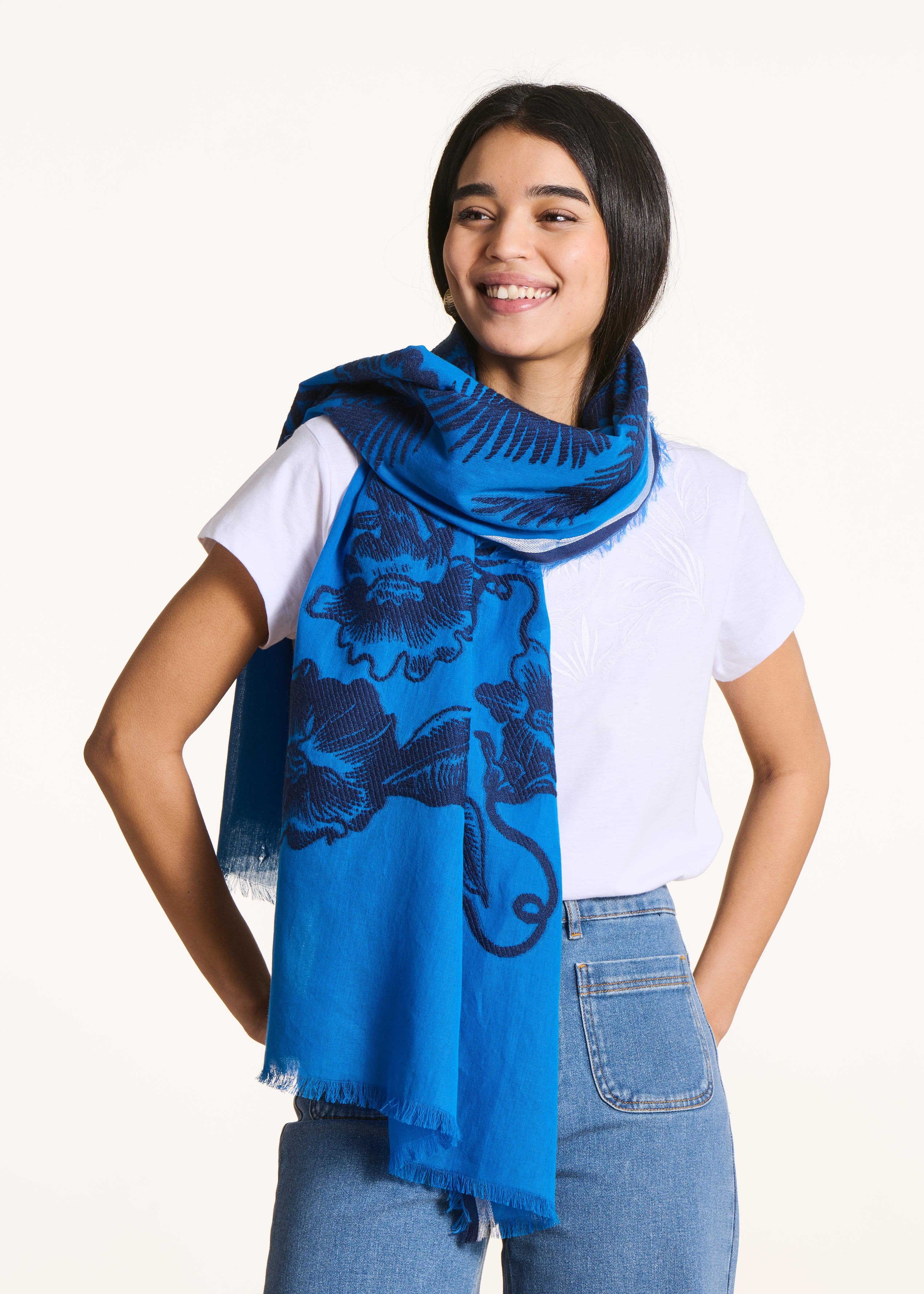 la-f-e-marabout-e-faniry-jacquard-schal-blau-tu-mit-fransen image 1