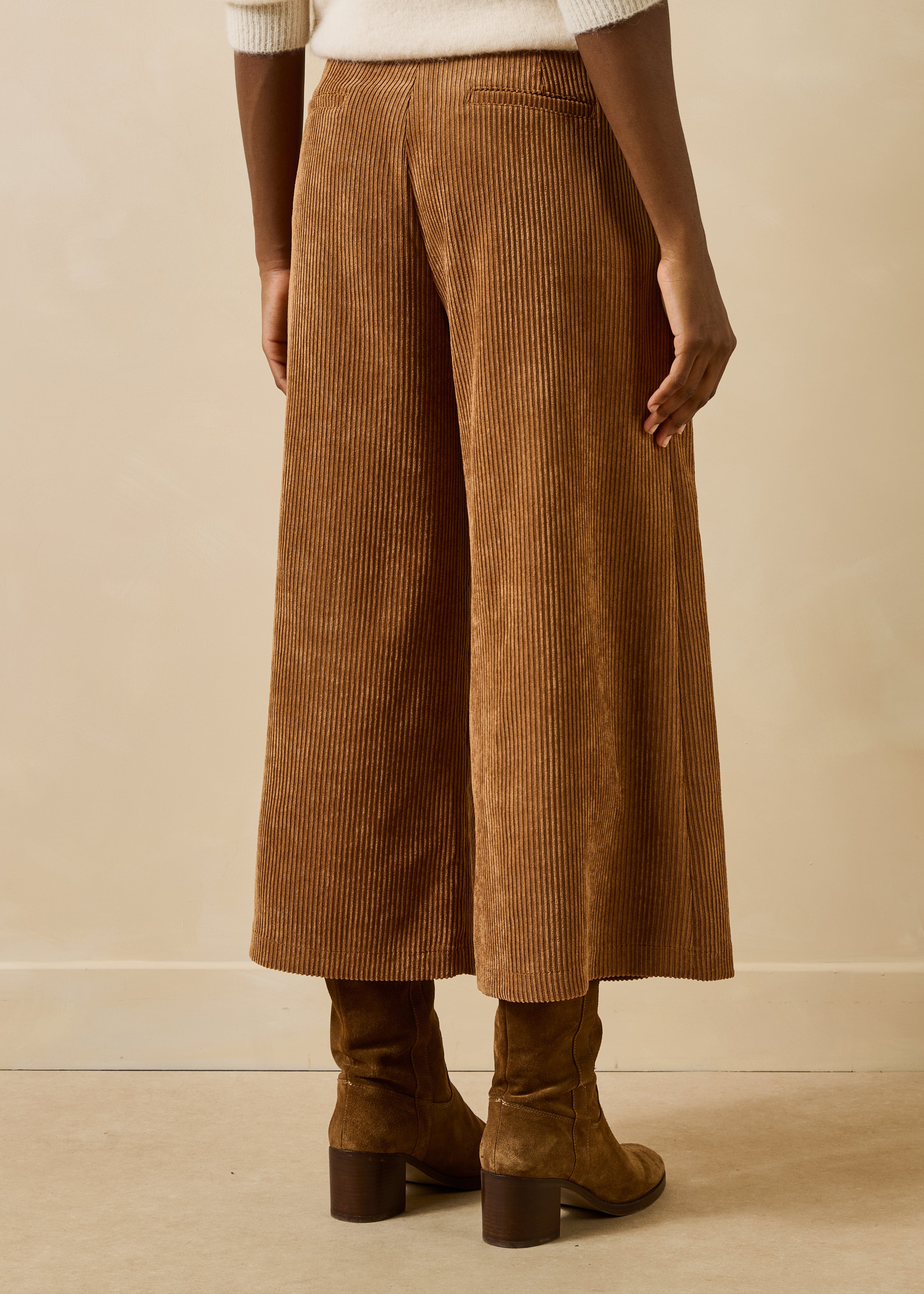la-f-e-marabout-e-gatine-hose-cord-camel-cropped-weit image 3