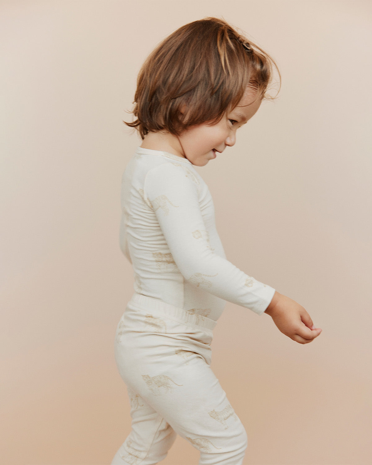 sofie-schnoor-baby-augustsb-p252106-body-warm-sand-tiger-bio image 2