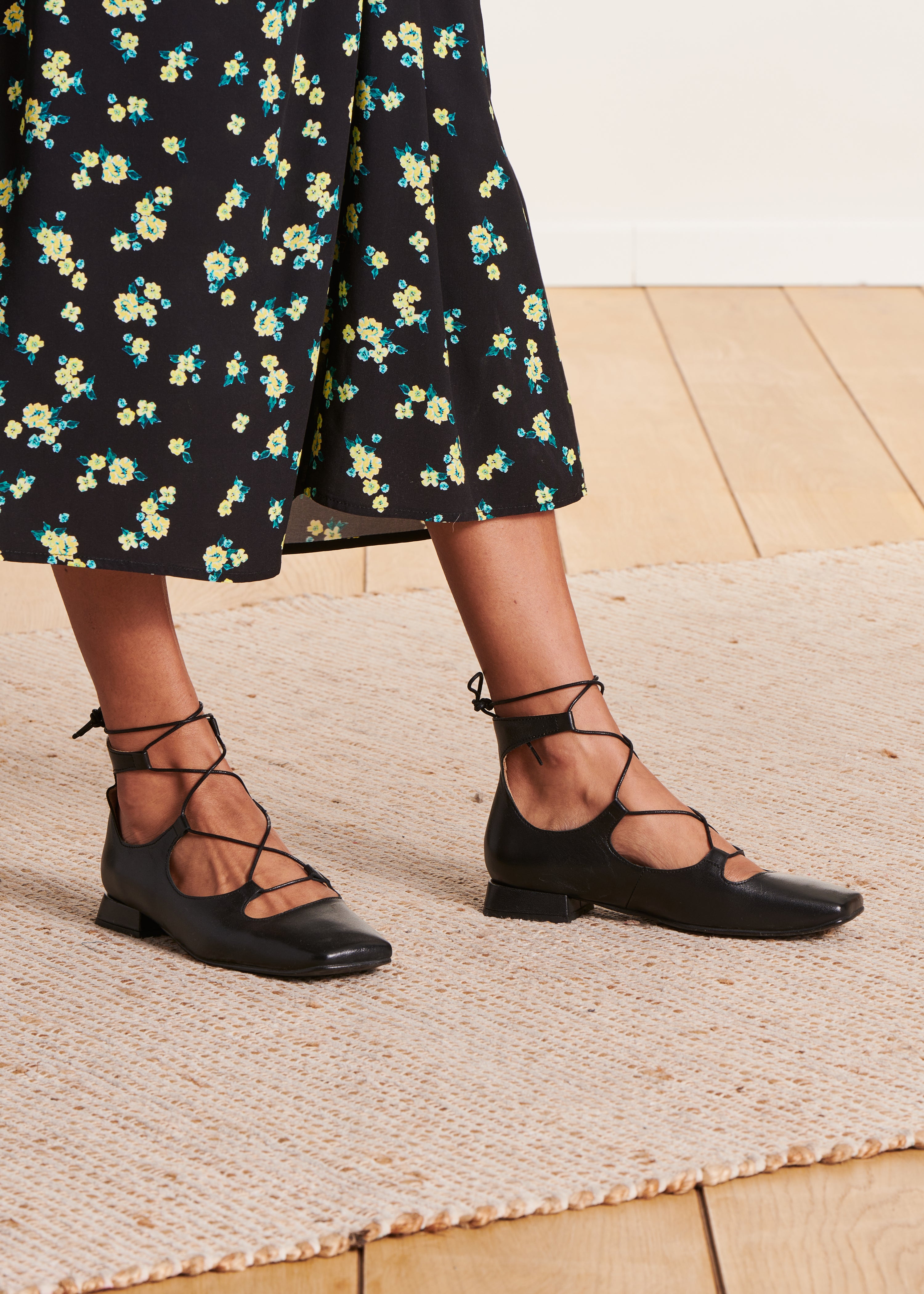 la-f-e-marabout-e-accessoires-ballerina-schwarz-schn-rer-leder image 1