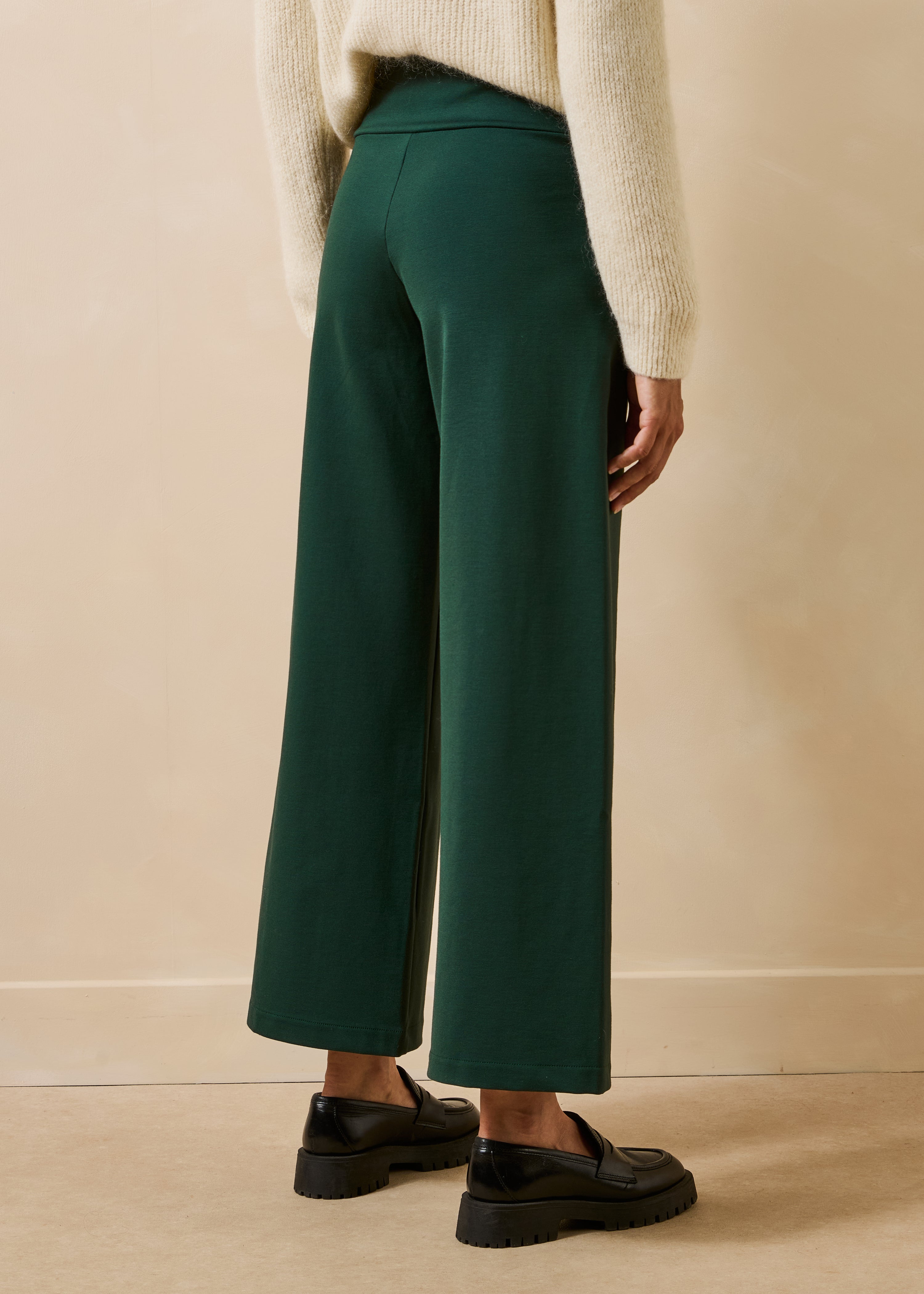 la-f-e-marabout-e-emiora-hose-cropped-gr-n-weit image 3
