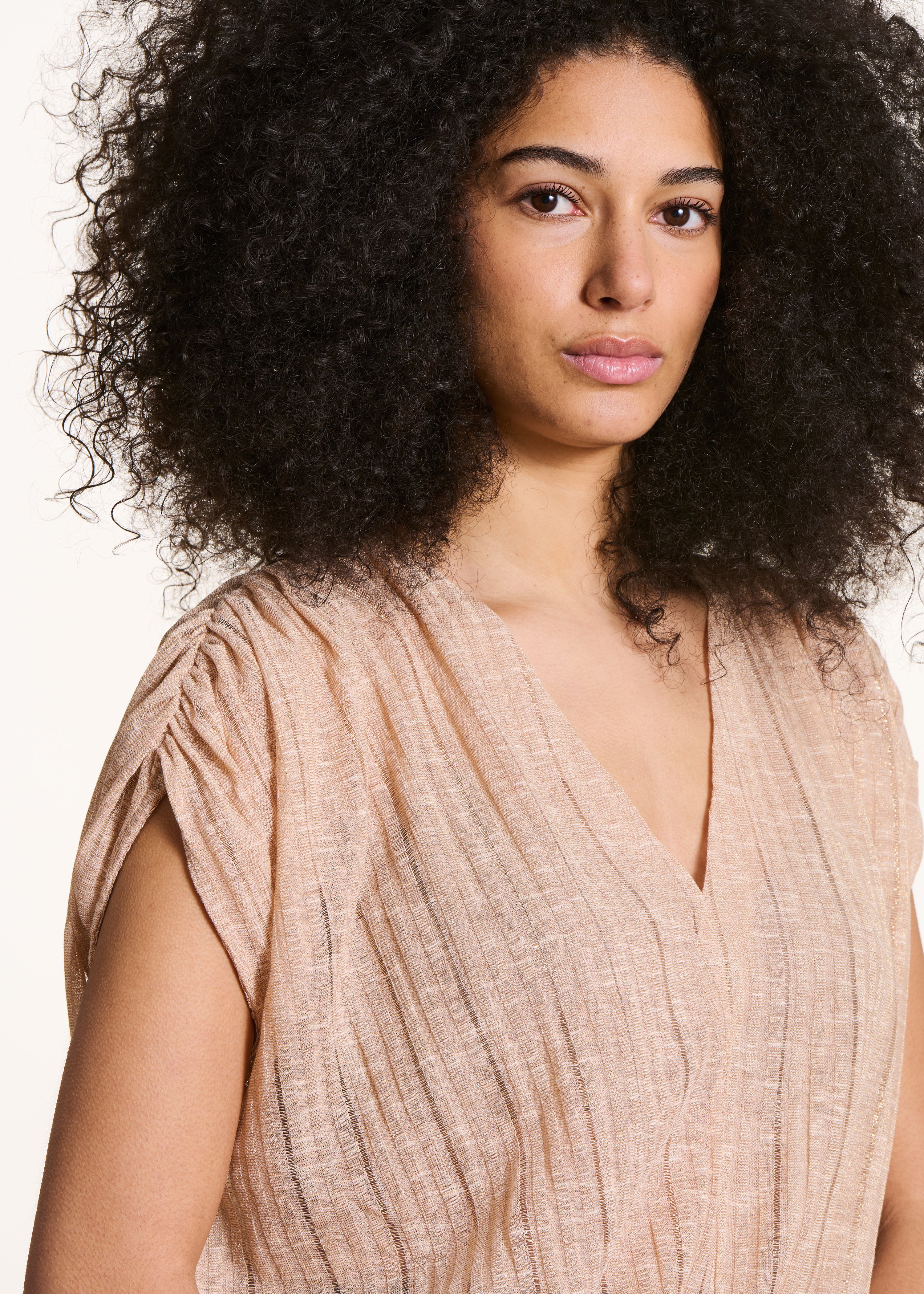 la-f-e-marabout-e-finca-t-shirt-beige-v-ausschnitt-m image 5