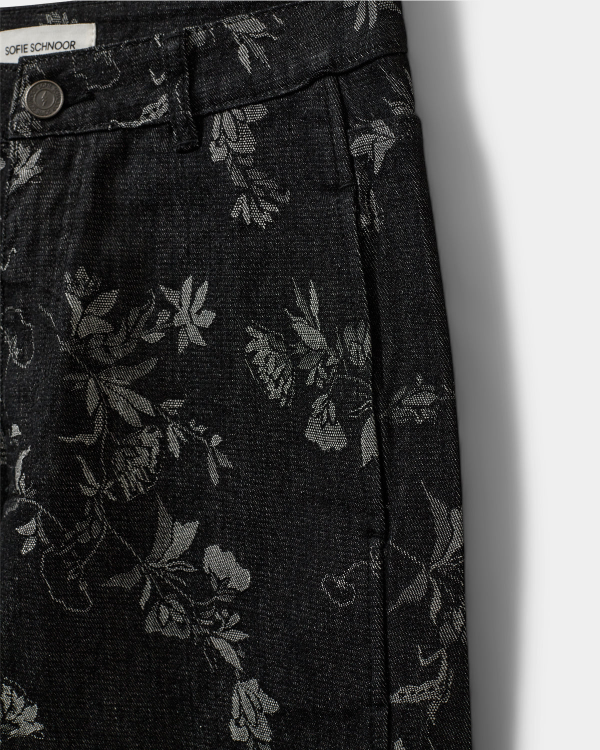 sofie-schnoor-mariamsw-jeans-black-flower-tapered image 7