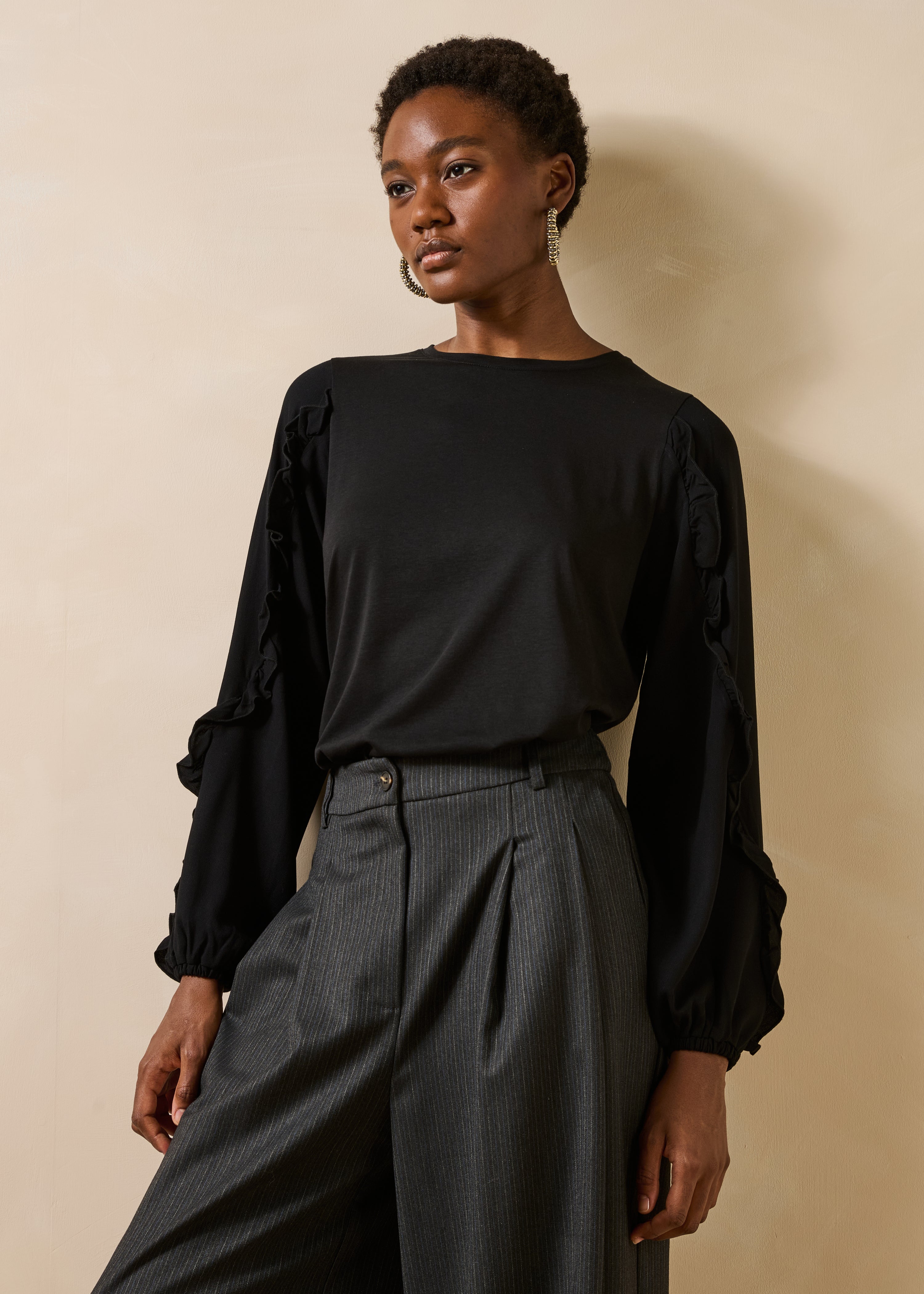 la-f-e-marabout-e-t-shirt-grafor-schwarz-langarm-volants image 1