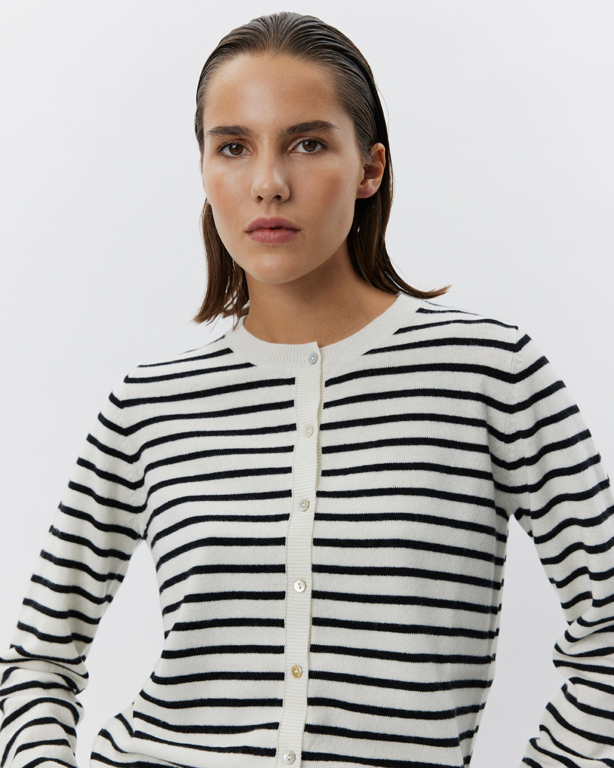 sofie-schnoor-women-cissesw-strickjacke-schwarz-wei-merino image 5