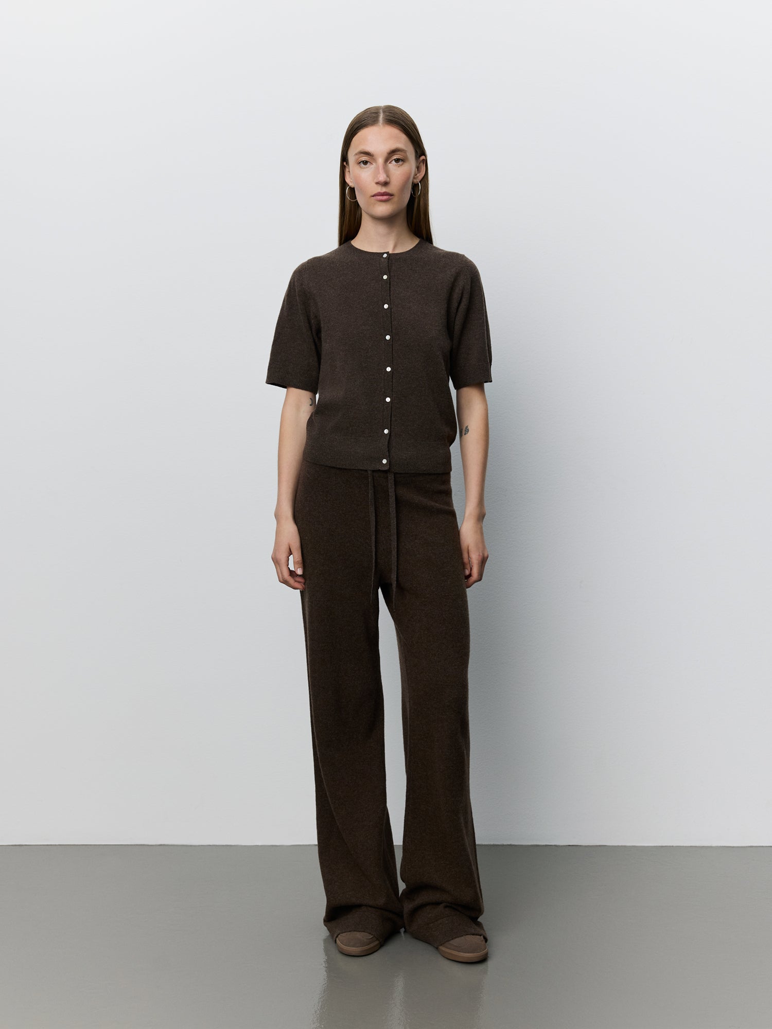 sofie-schnoor-velosw-wollhose-braun-fudge-100-wolle image 2