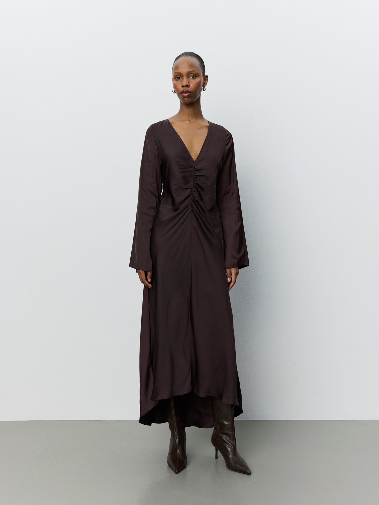 sofie-schnoor-women-malysw-v-neck-dress-dark-plum-maxi-langarm image 2