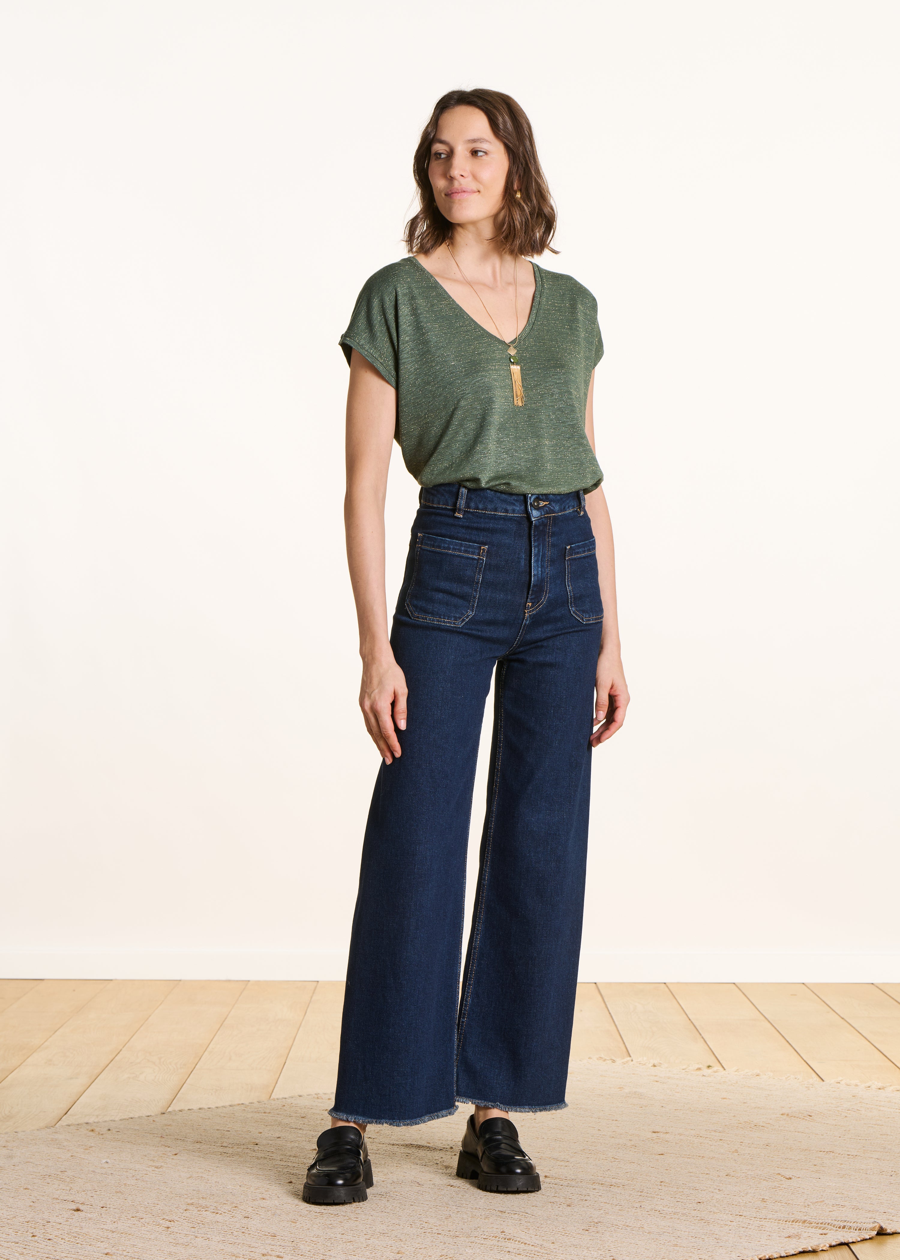 la-f-e-marabout-e-vino-t-shirt-kaki-v-ausschnitt-xs image 2