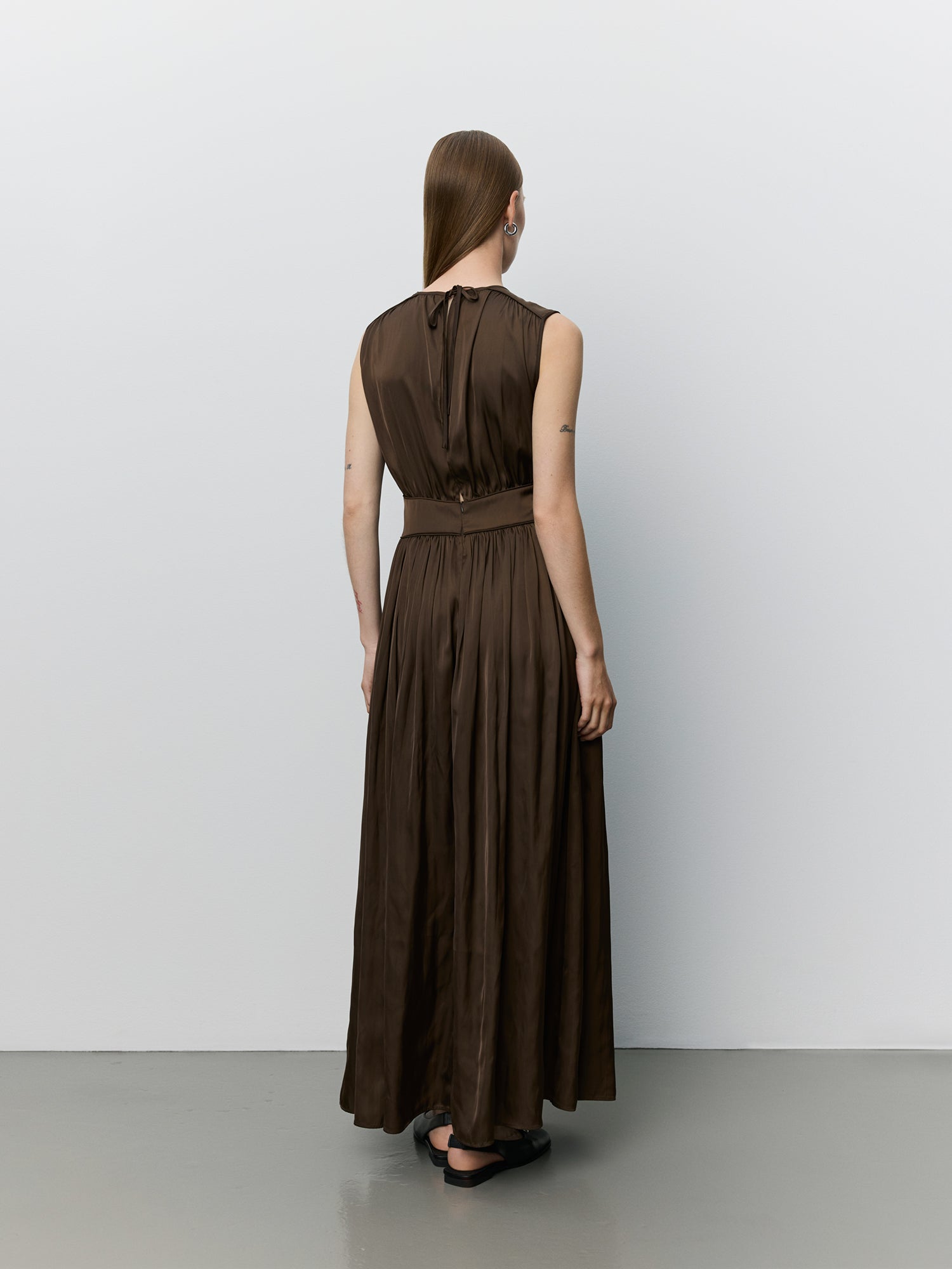 sofie-schnoor-women-linsw-maxikleid-intense-brown-recycled image 4