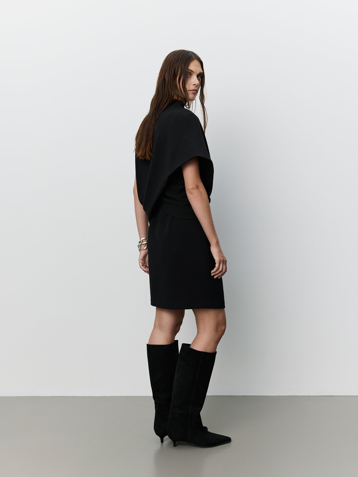 sofie-schnoor-women-icon-019-martha-cape-minikleid-schwarz image 4