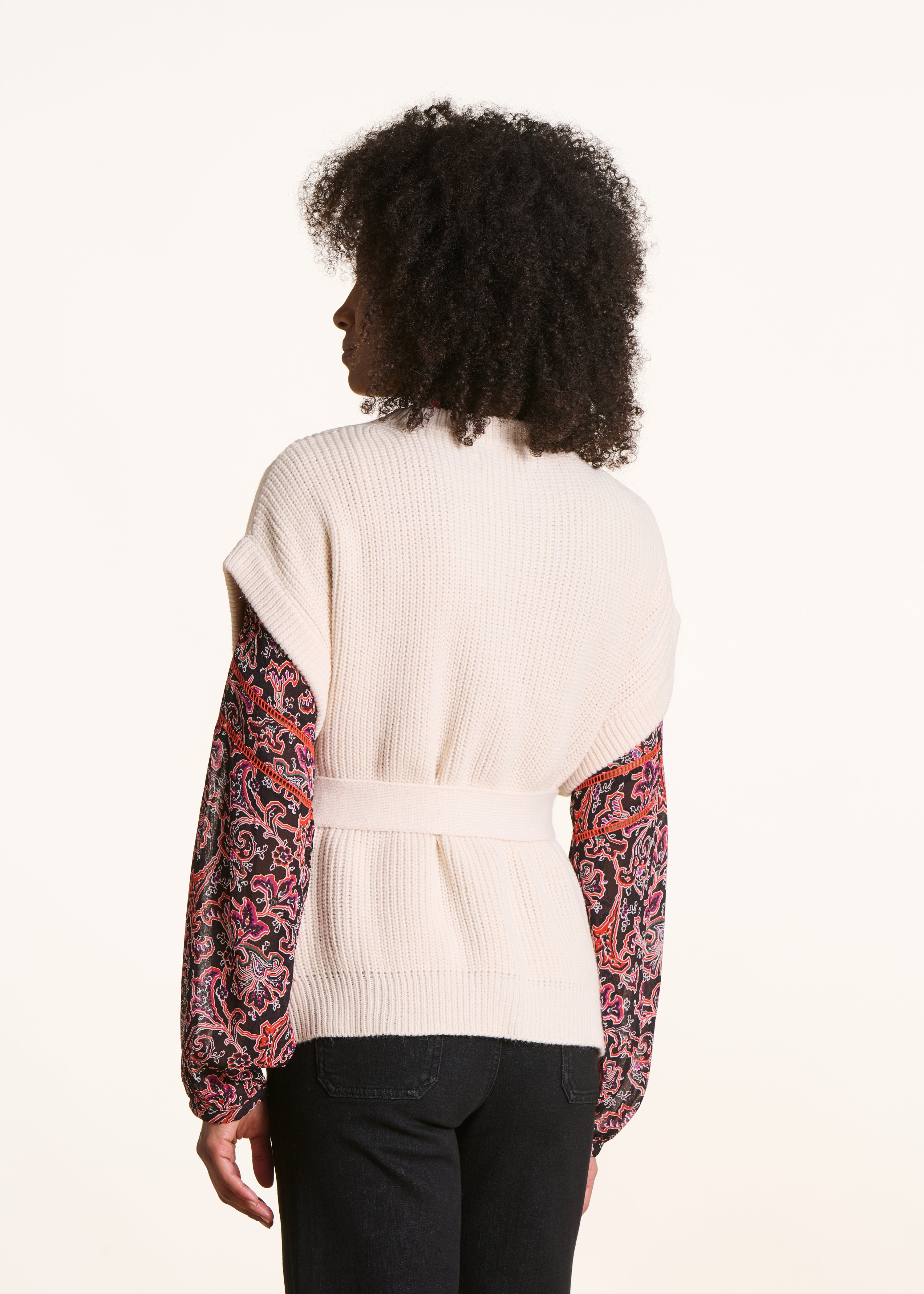la-f-e-marabout-e-ewen-strickweste-ecru-g-rtel image 3