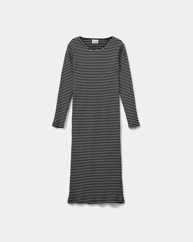 sofie-schnoor-young-facitasy-kleid-schwarz-gestreift image 1