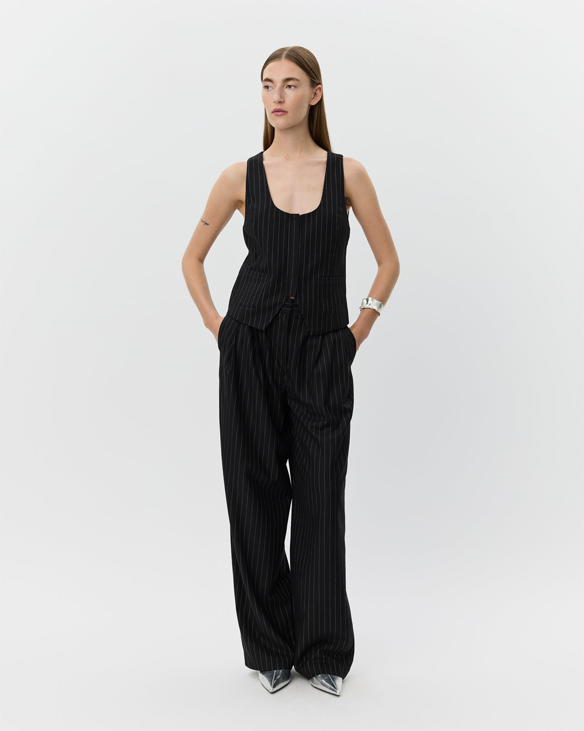 sofie-schnoor-women-carlottasw-hose-wei-schwarz-gestreift-nadelstreifen image 2