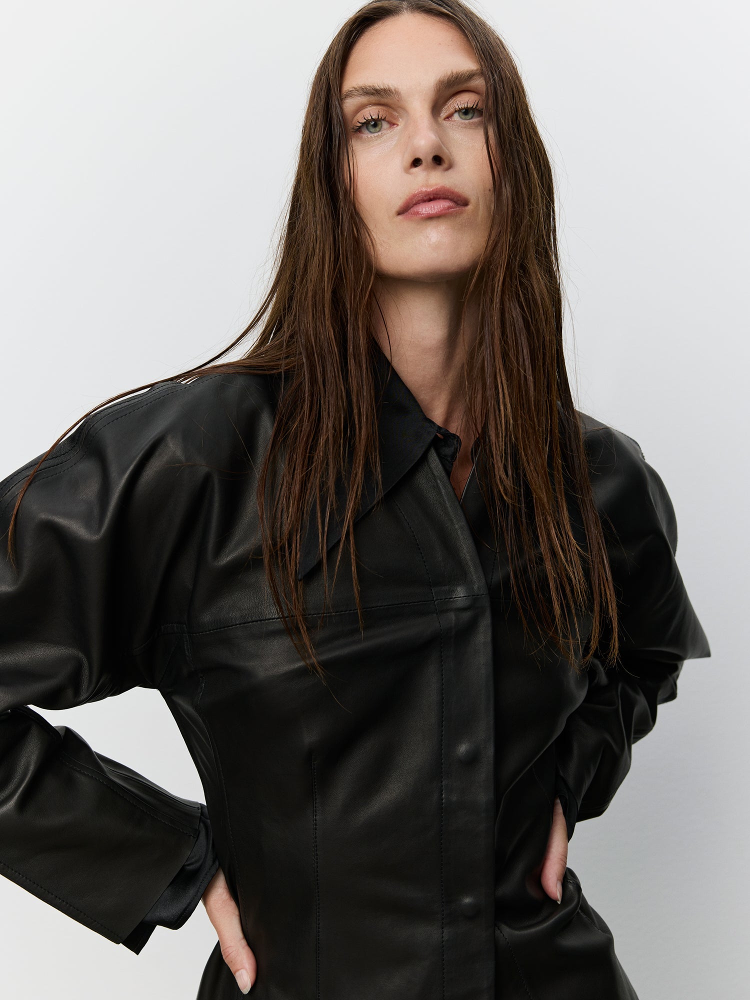 sofie-schnoor-women-icon-021-lirasw-lederhemd-schwarz-36 image 5