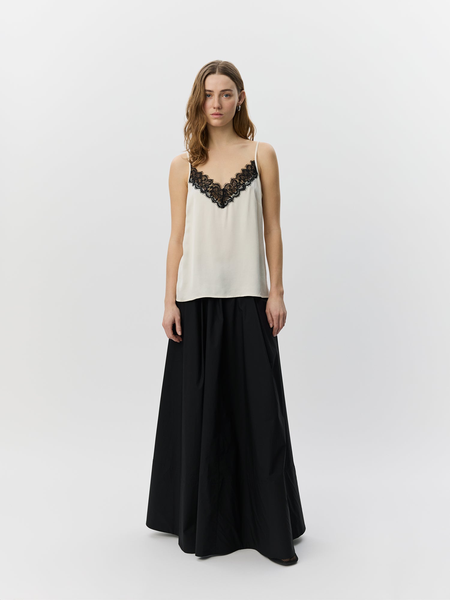 sofie-schnoor-women-aggiesw-satintop-creme-spitze image 2