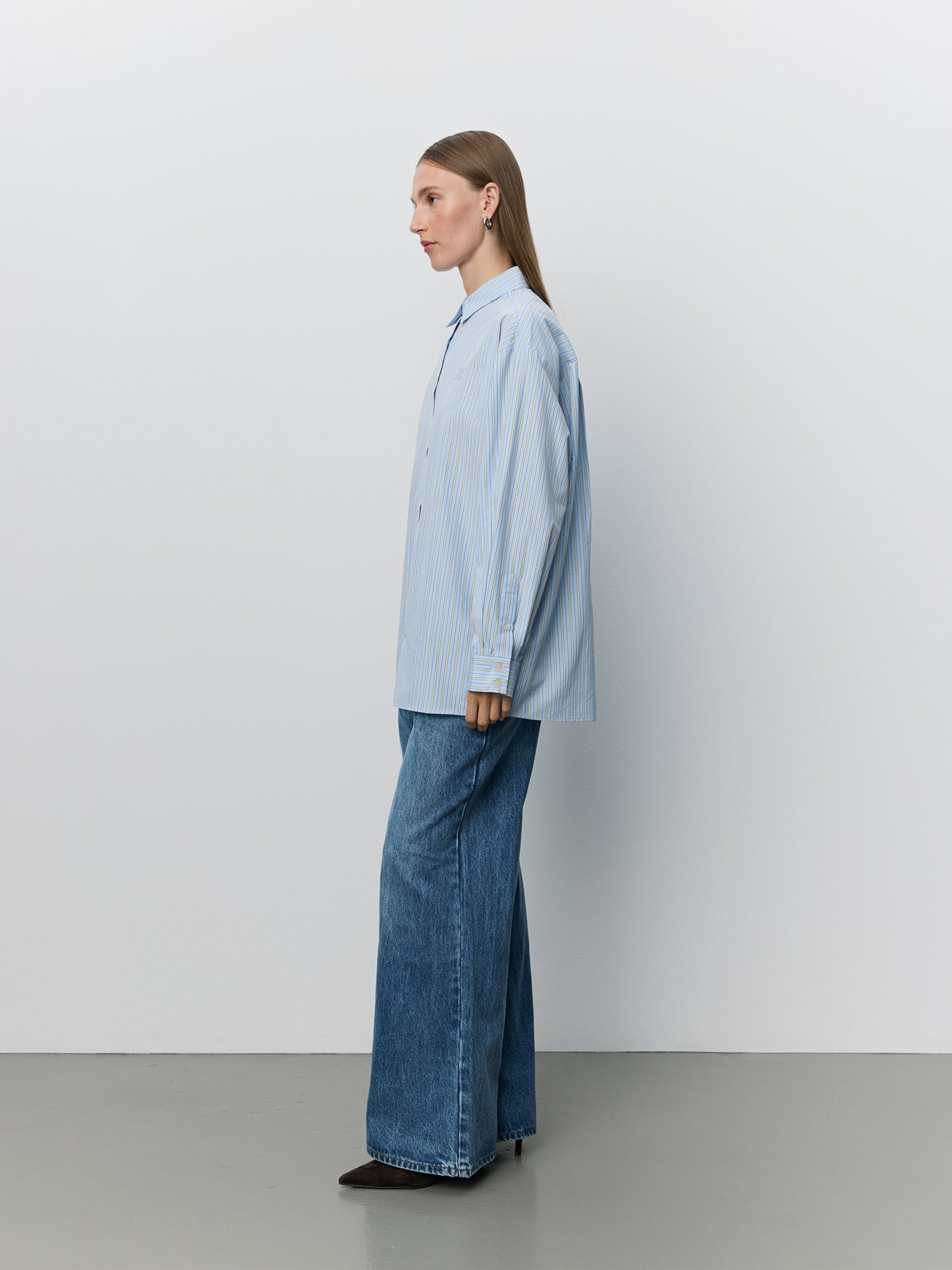 sofie-schnoor-women-mercysw-oversized-bluse-blau-gr-34 image 3
