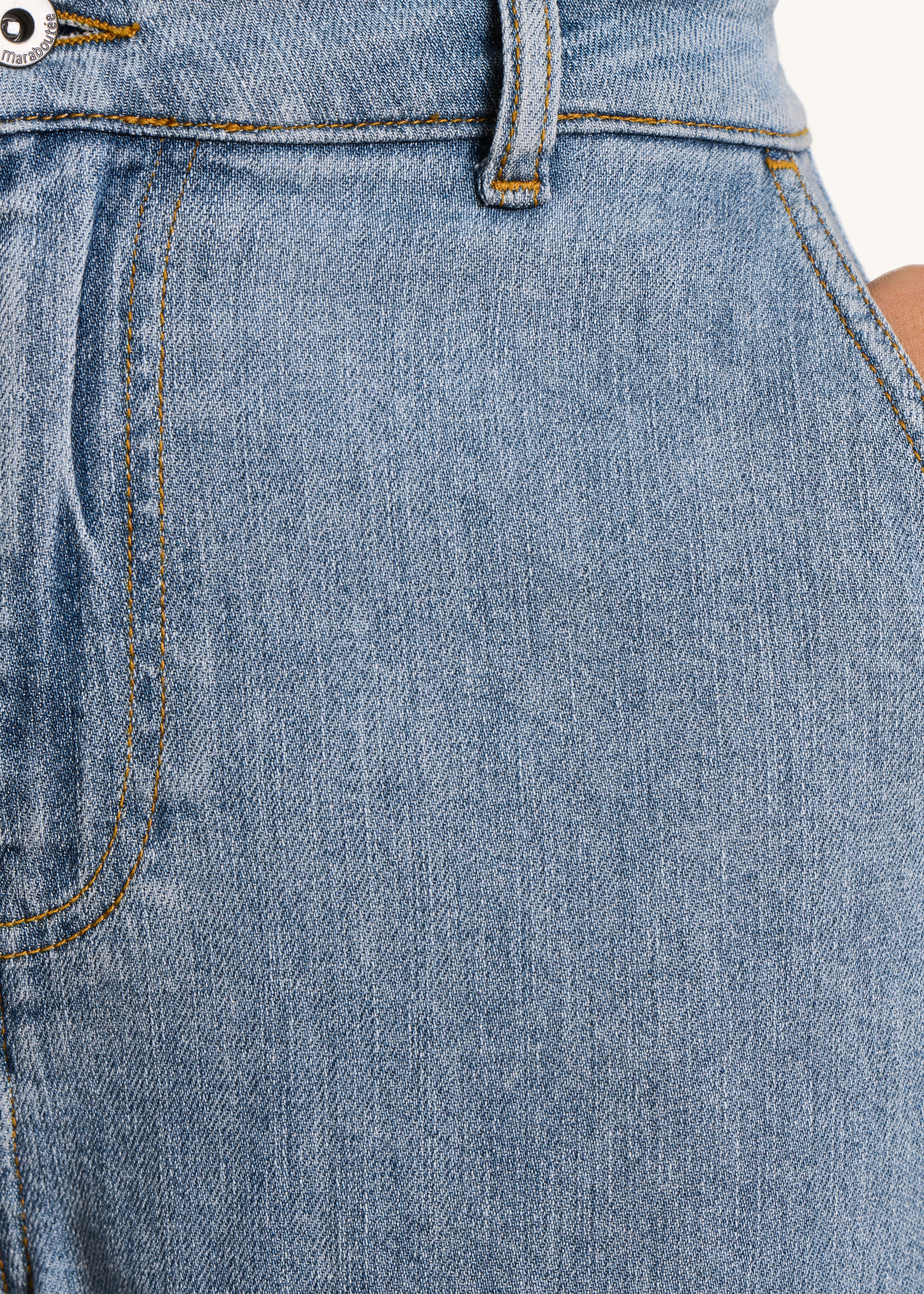 la-f-e-marabout-e-boyfriend-jeans-hellblau-bio-7-8 image 4