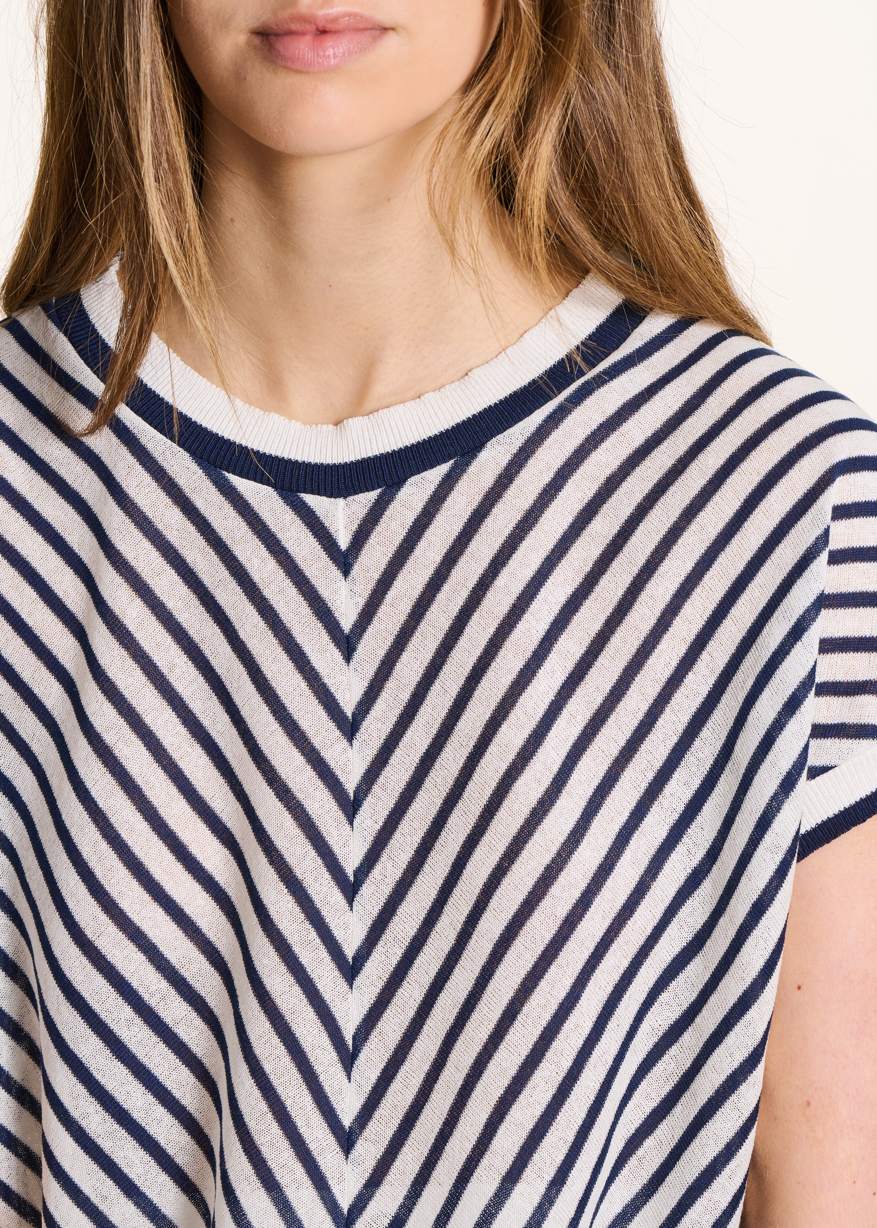 la-f-e-marabout-e-pulls-feliz-kurzer-pullover-ecru-blau image 5