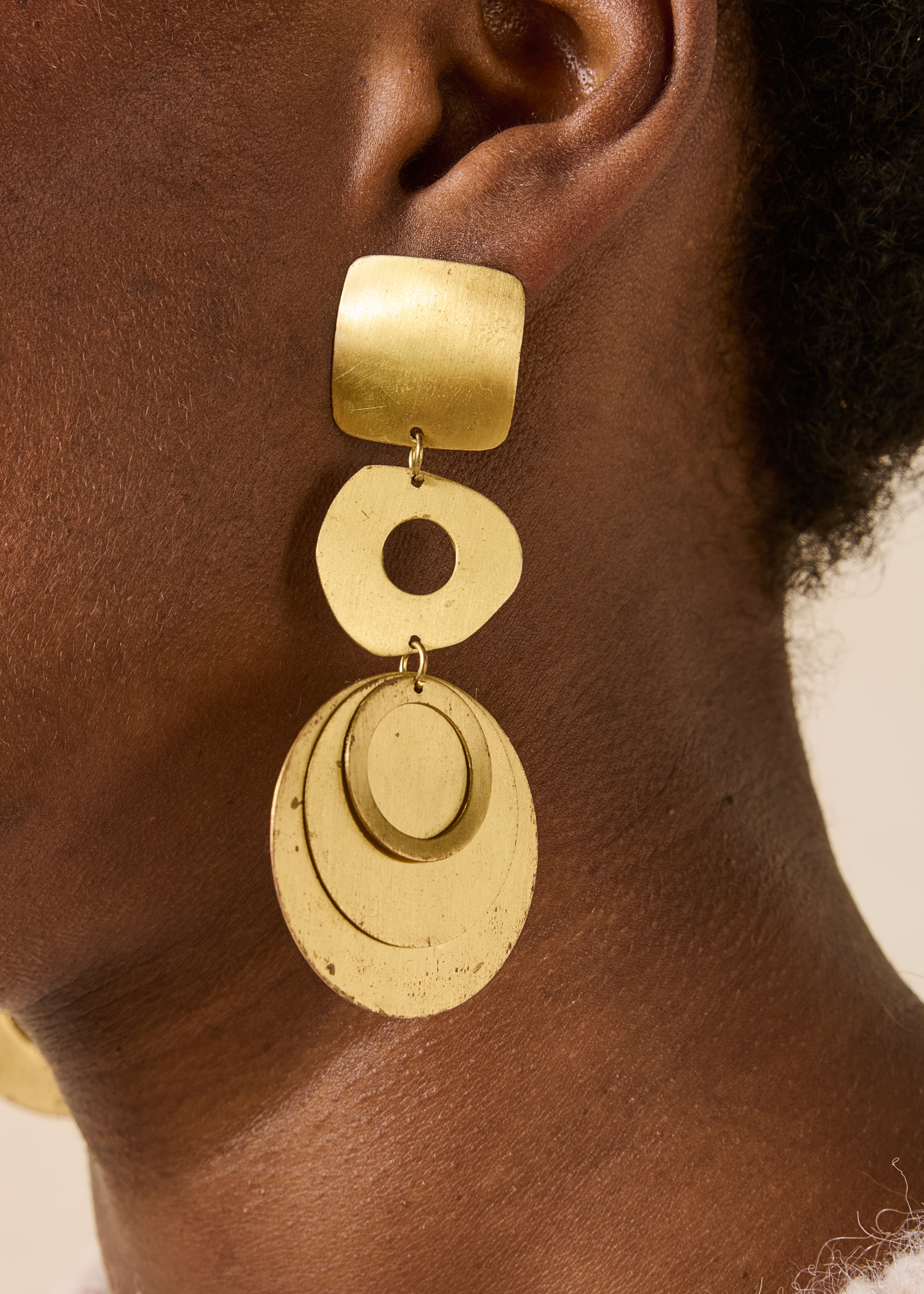 la-f-e-marabout-e-ergeste-ohrringe-gold-h-ngend image 1