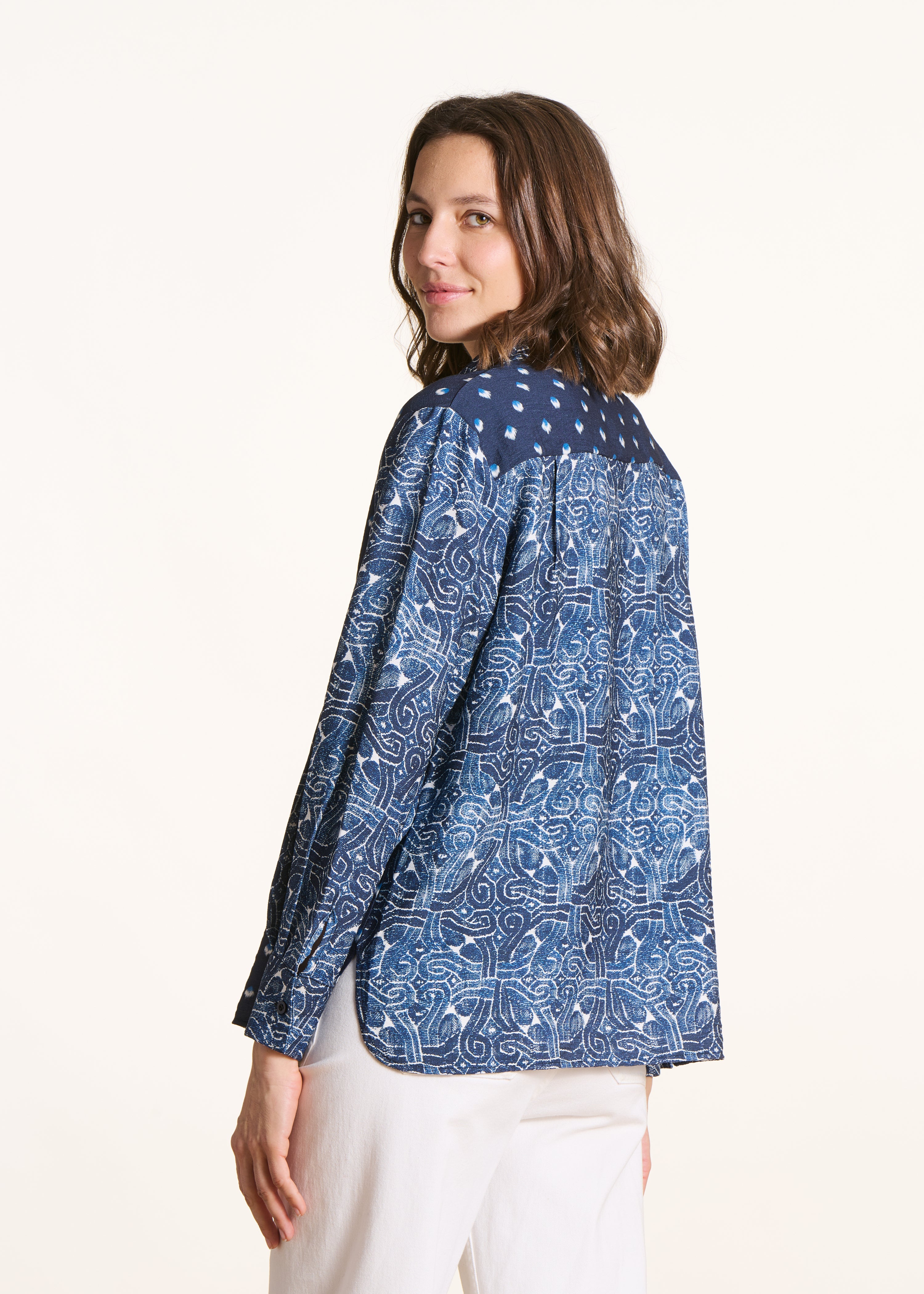 la-f-e-marabout-e-famito-bluse-blau-patchwork-langarm image 3