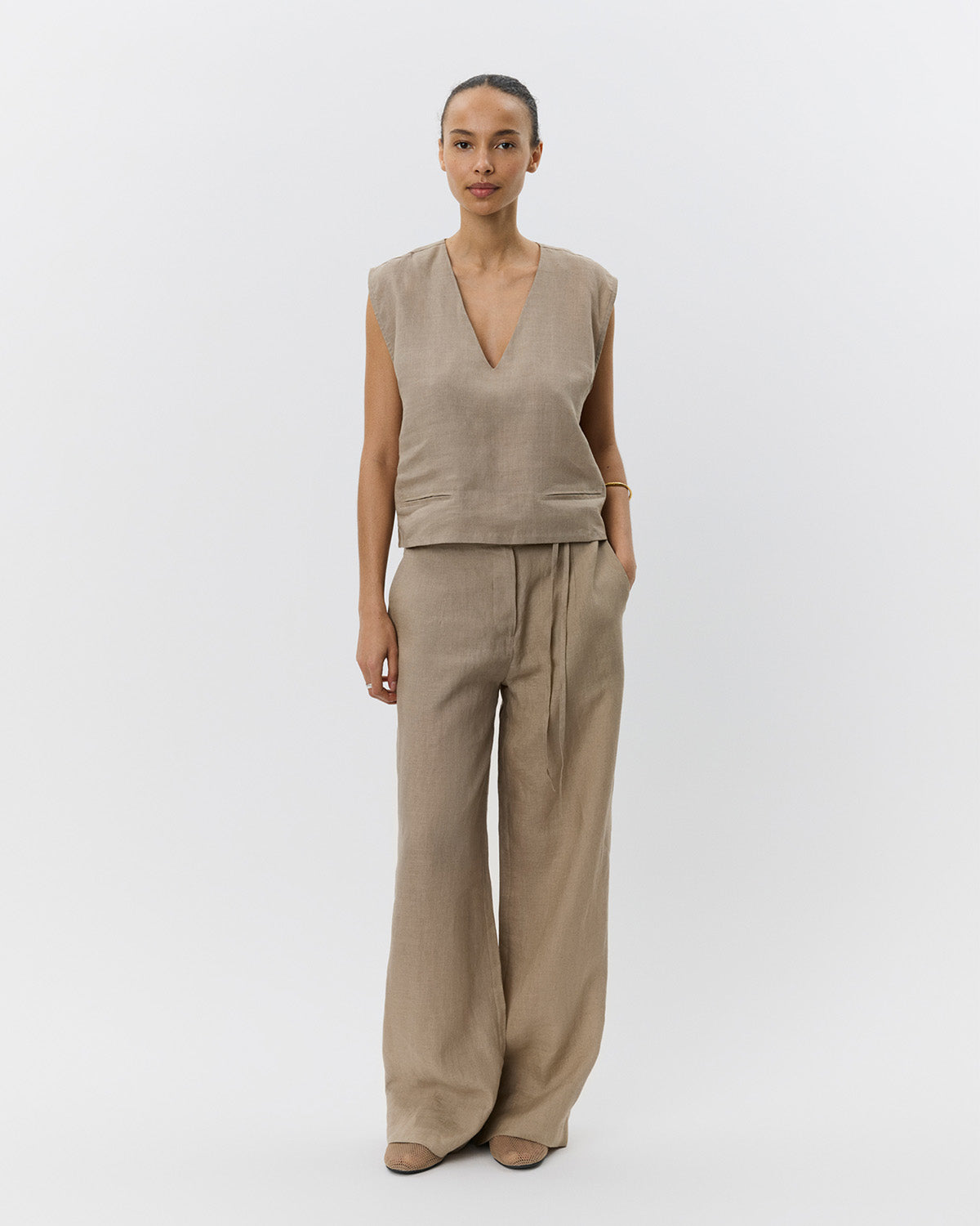 sofie-schnoor-women-inayasw-top-leinen-camel-cropped image 3