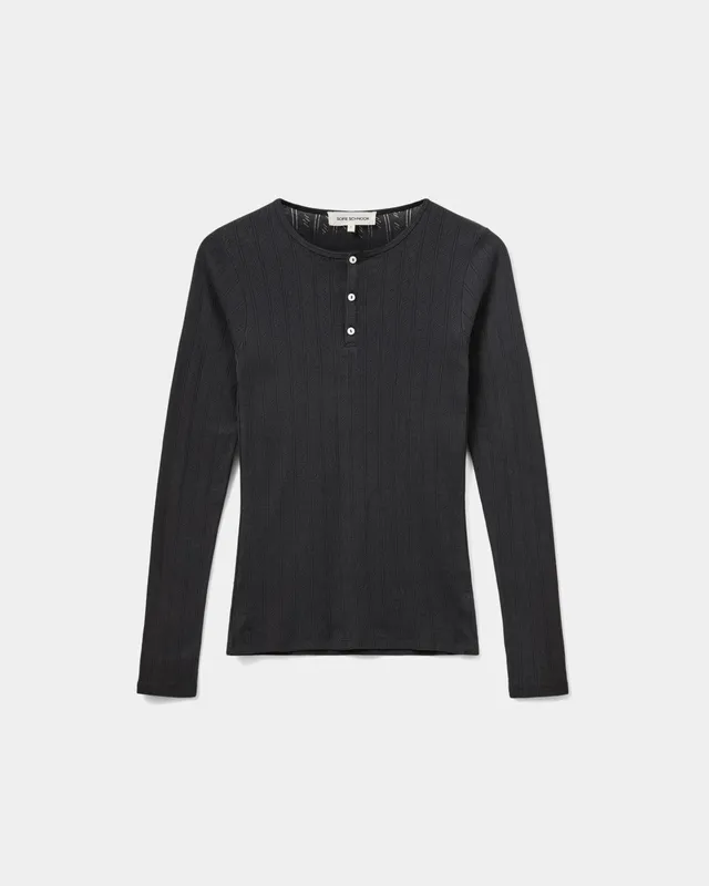 sofie-schnoor-women-aliciasw-langarmshirt-schwarz-bio-loch image 1