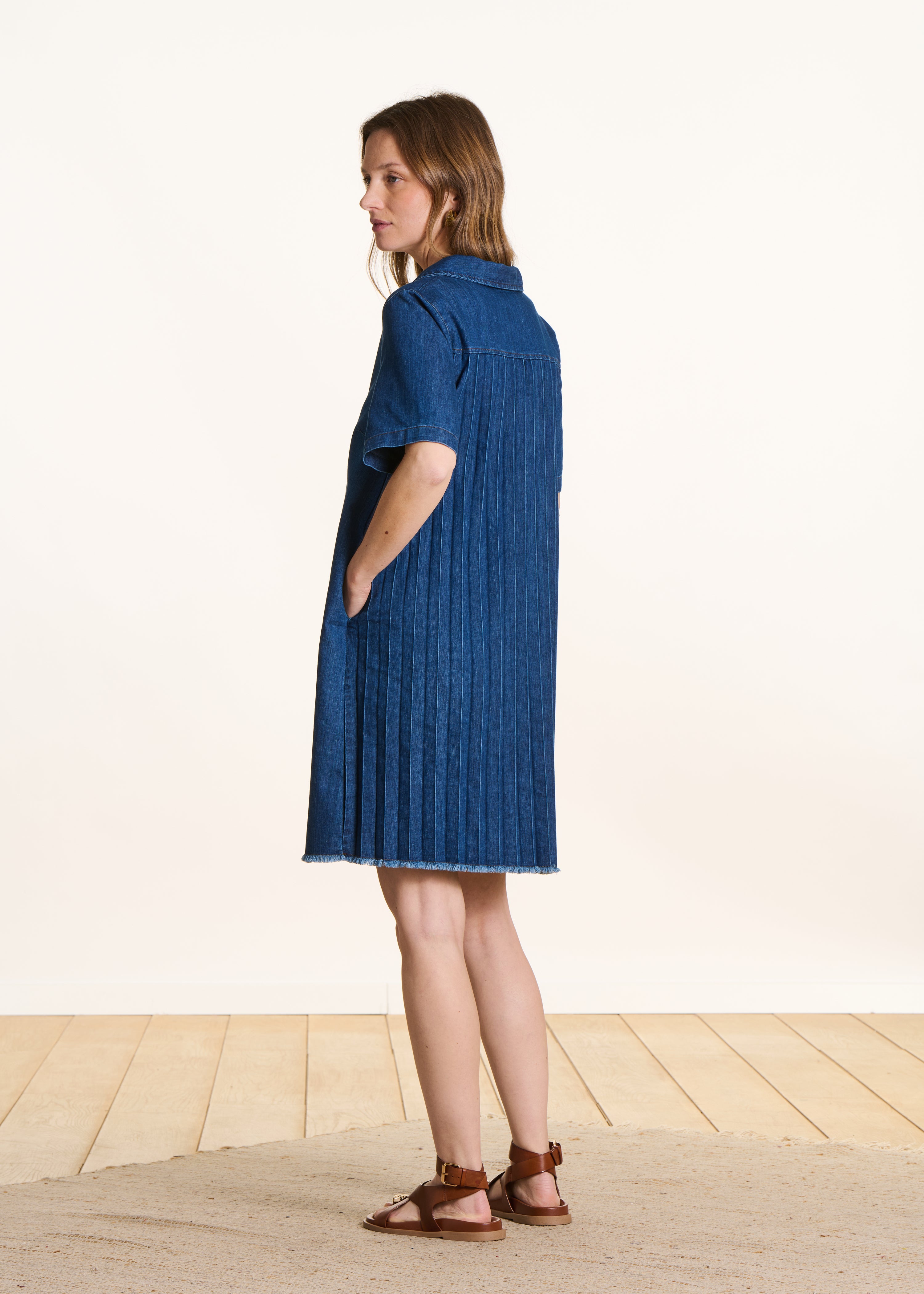 la-f-e-marabout-e-frida-jeanskleid-kurz-medium-polokragen image 2