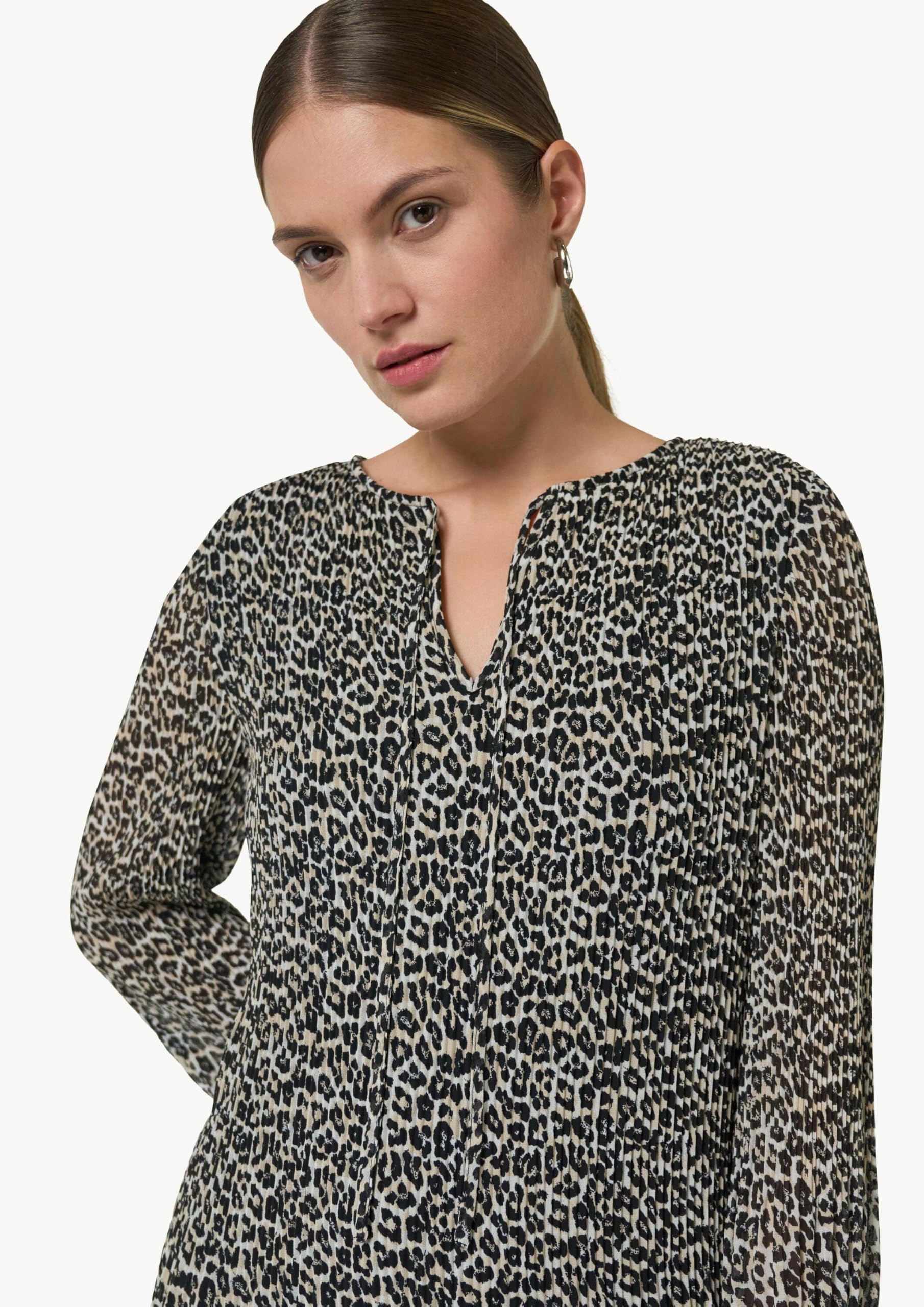 comma-plissiertes-chiffon-kleid-mit-leo-print-beige-42 image 4