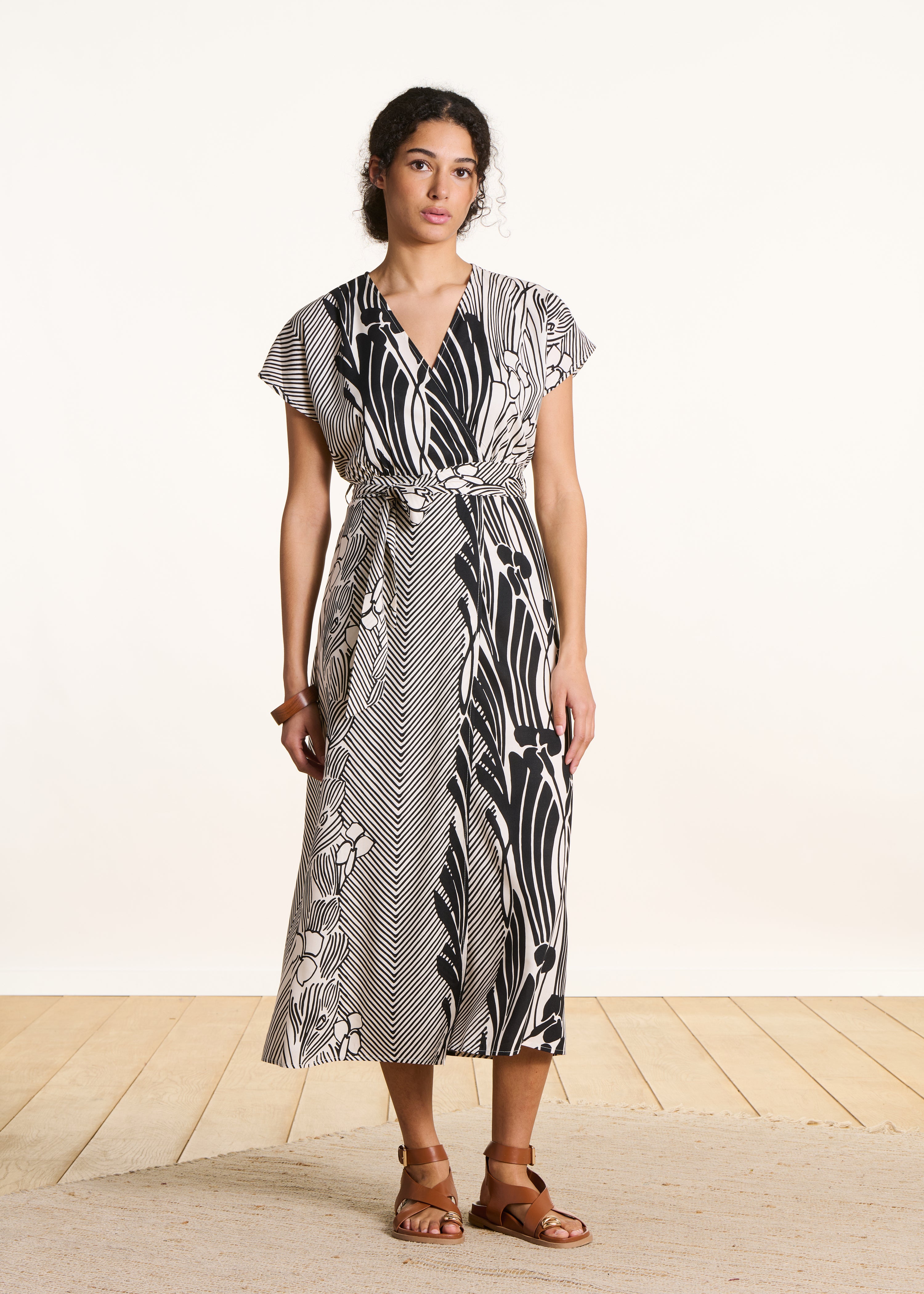 la-f-e-marabout-e-finita-wickelkleid-ecru-schwarz-lang image 1