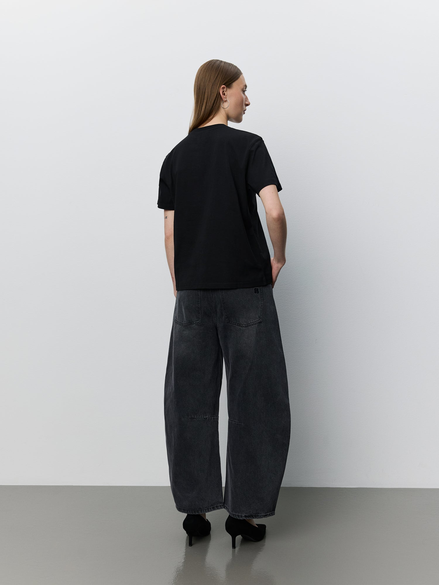 sofie-schnoor-women-tomarsw-jeans-barrel-washed-black image 4